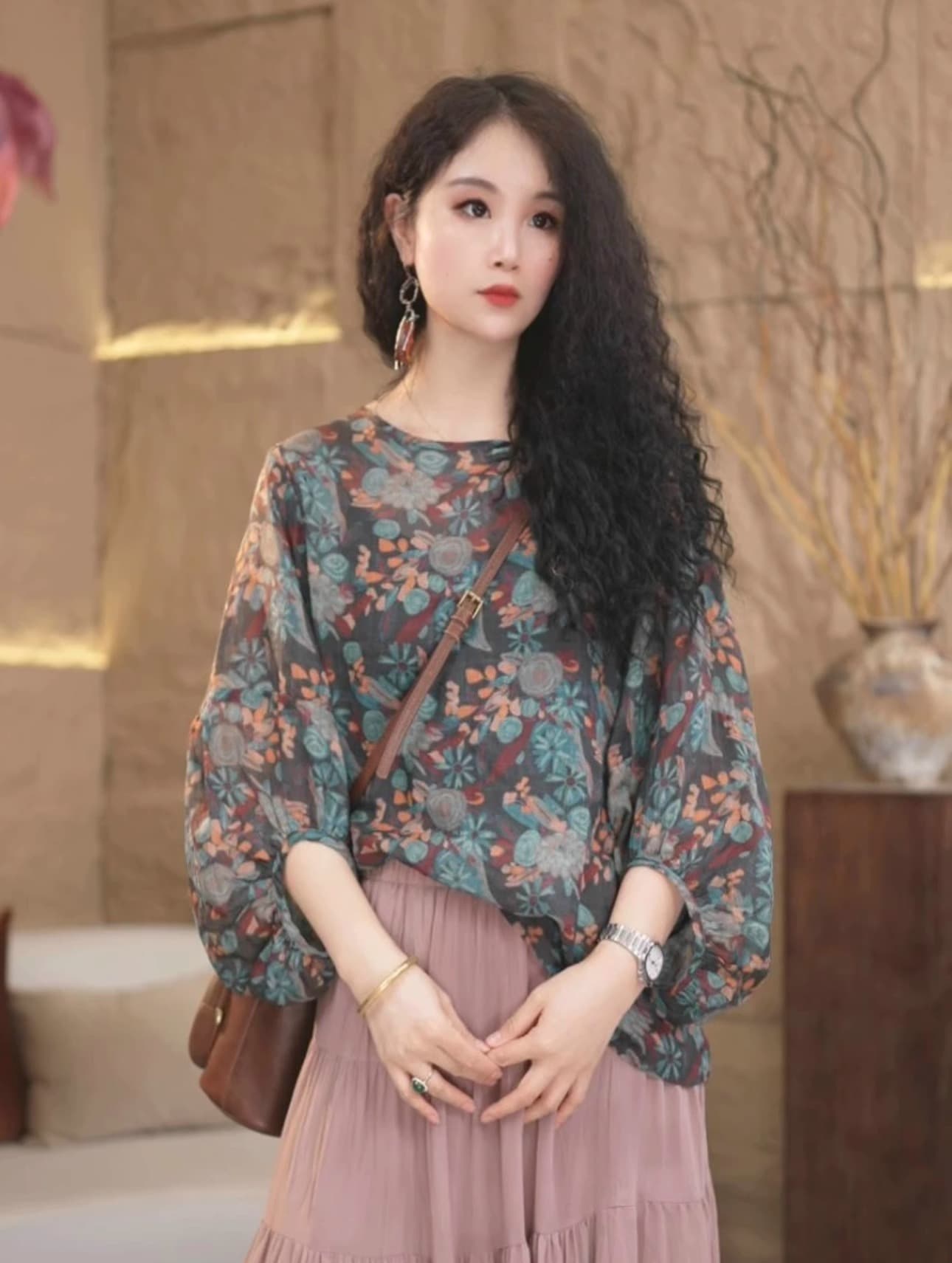 고급 레트로 프린트 라미 여성 셔츠 문예 벌룬 소매 셔츠 품격 루즈핏 풀오버 맨위 상세 이미지 2