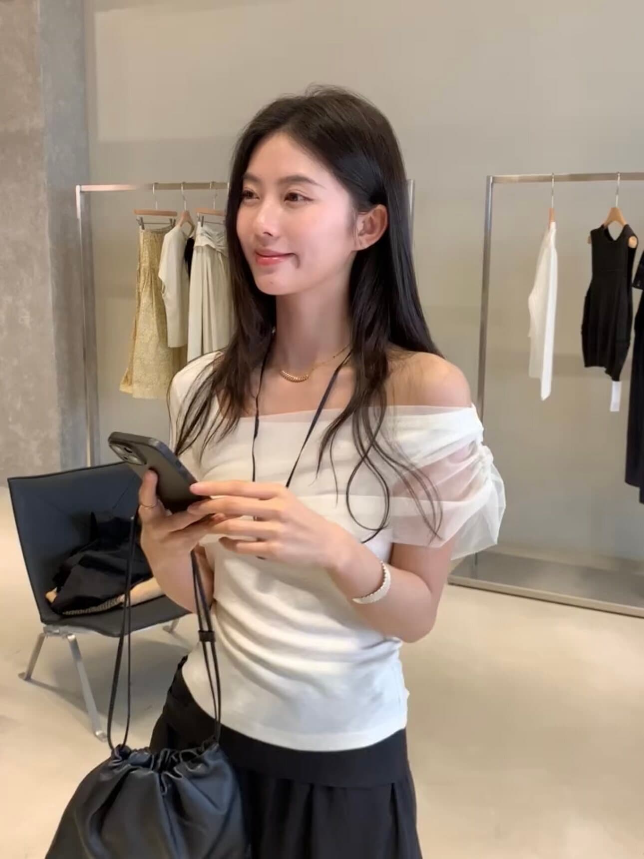 한 부서 작은 대중 섹션 망사 패치워크 비스듬한 오프숄더 니트 맨위 여성 여름 부드러운 품격 다용도 니트 작은 셔츠 트렌디 상세 이미지 2