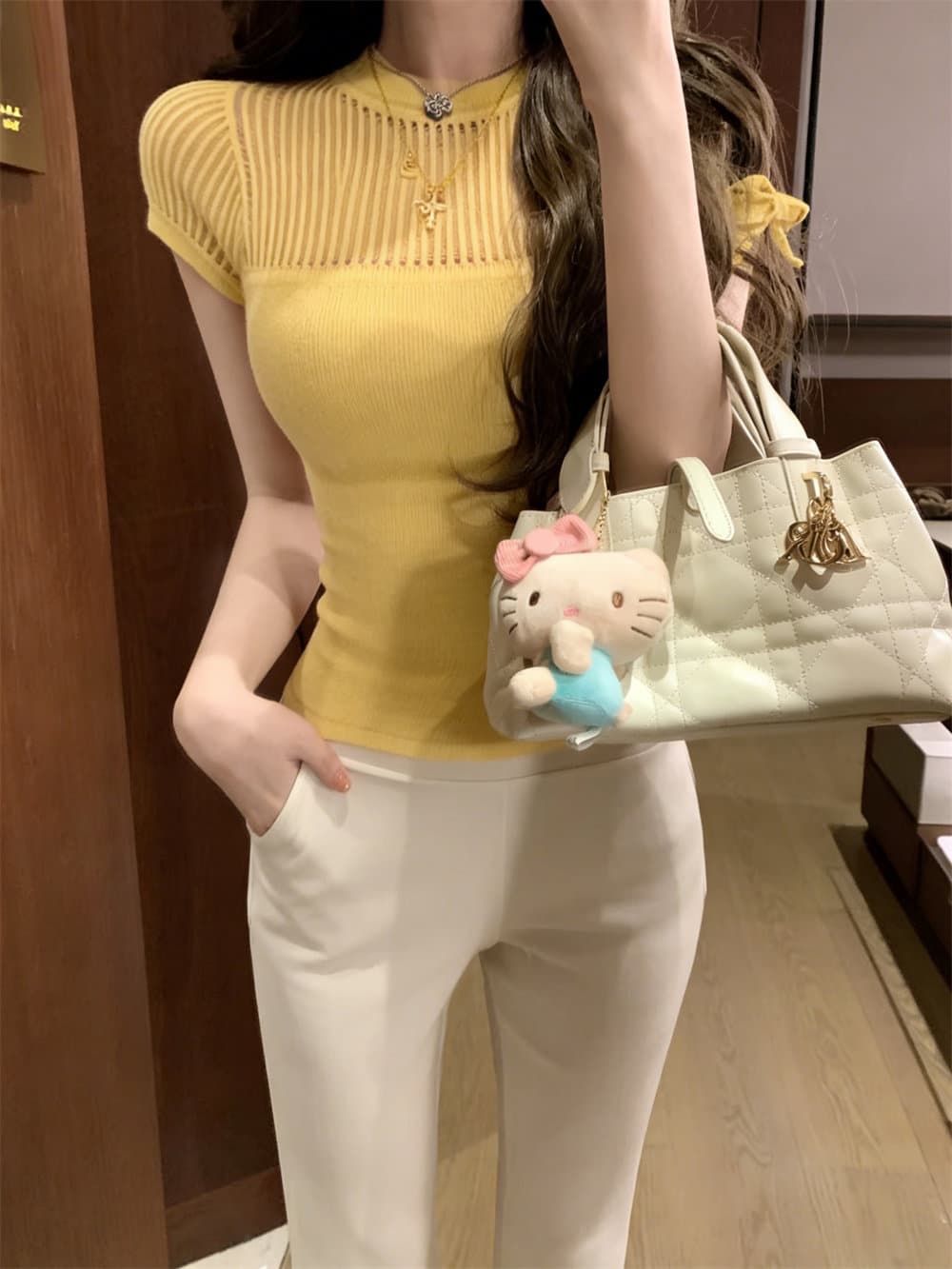 여름 슈퍼 화재 연령 감소 라운드 넥 화이트 홀로우 아웃 얼음 실크 니트 반팔 티셔츠 여성 자이언트 잘 생긴 고급 사소한 맨위 이미지 2
