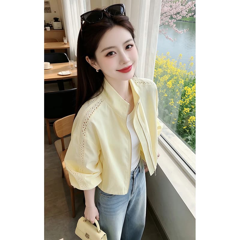 향기로운 듀오 2026 새로운 여름 쇼트 스타일 세련된 바람 여성 스탠드 칼라 홀로우 아웃 자외선 차단 의류 캐주얼 짧은 외투 얇은 스타일 이미지 4
