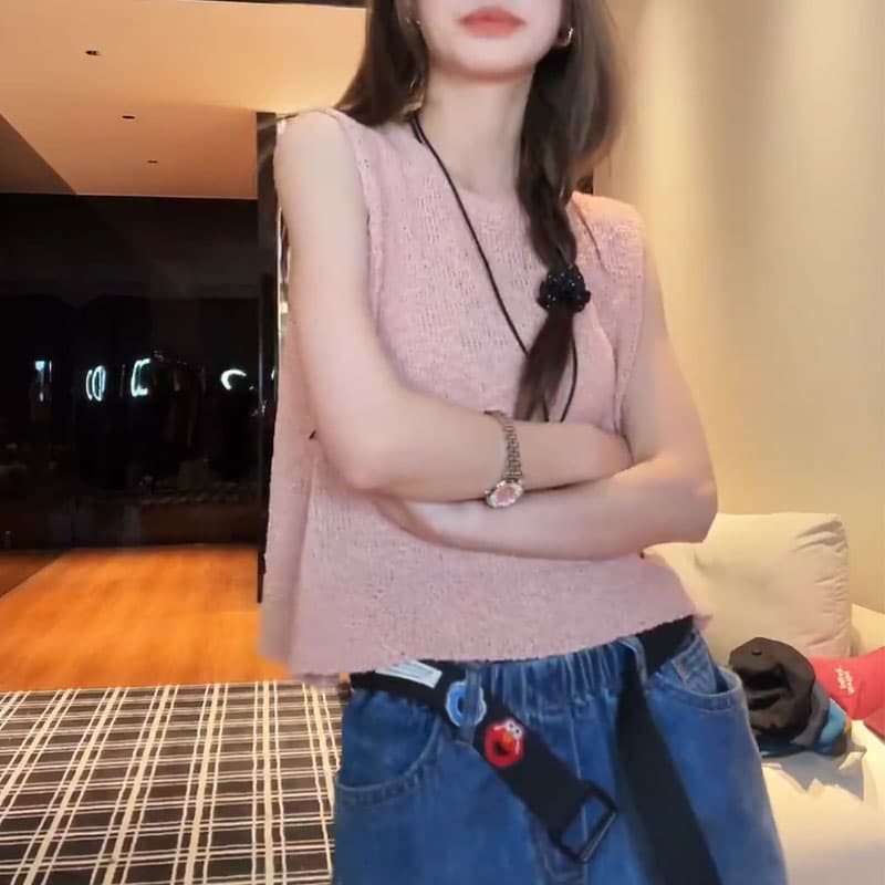여름 새로운 작은 대중 디자인 질감 센스 중식 느슨함 조끼 레트로 트리밍 워싱 거친 가장자리 데님 반바지 이미지 4