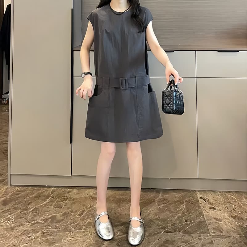 라운드 넥 민소매 벨트 허리 수축 드레스 2026 여름 새로운 여성 의류 품격 슬림해 보이는 출퇴근 쇼트 스타일 치마 상세 이미지 5