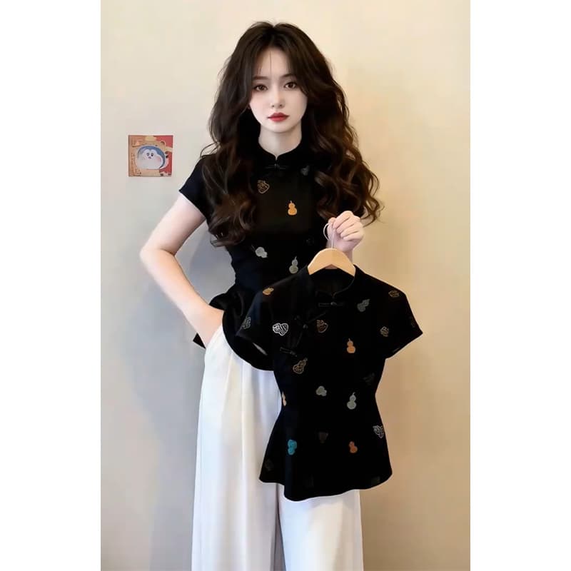 새로운 중식 단추 자수 허리 수축 맨위 2026 새로운 여성 의류 품격 슬림해 보이는 개선 치파오 스타일 반팔 셔츠 이미지 3