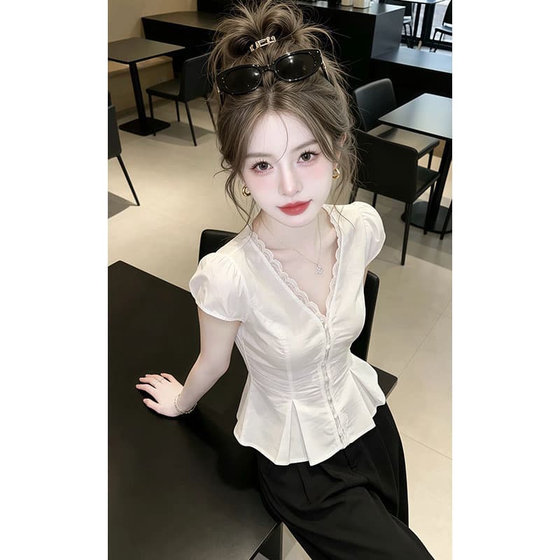 고급 센스 레이스 패치워크 여성 셔츠 2026 여름 새로운 작은 대중 외국 가스 트렌드 인터넷 유명인 디스플레이 화이트 슬림해 보이는 맨위 상세 이미지 3