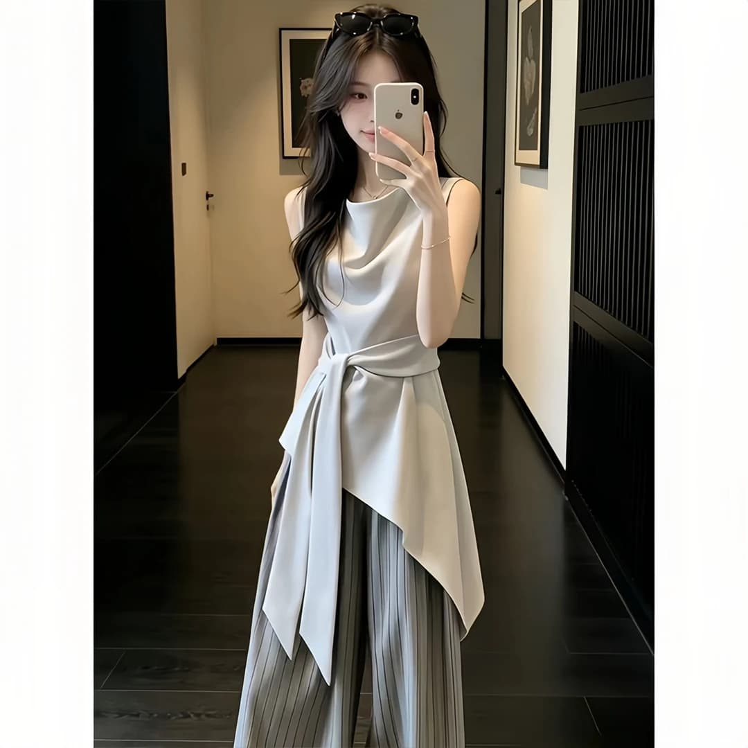 2026 여름 새로운 흔들다 칼라 민소매 맨위 세로 줄무늬 와이드 레그 팬츠 두 조각 여성 세트 품격 출퇴근 세트 패션 이미지 3