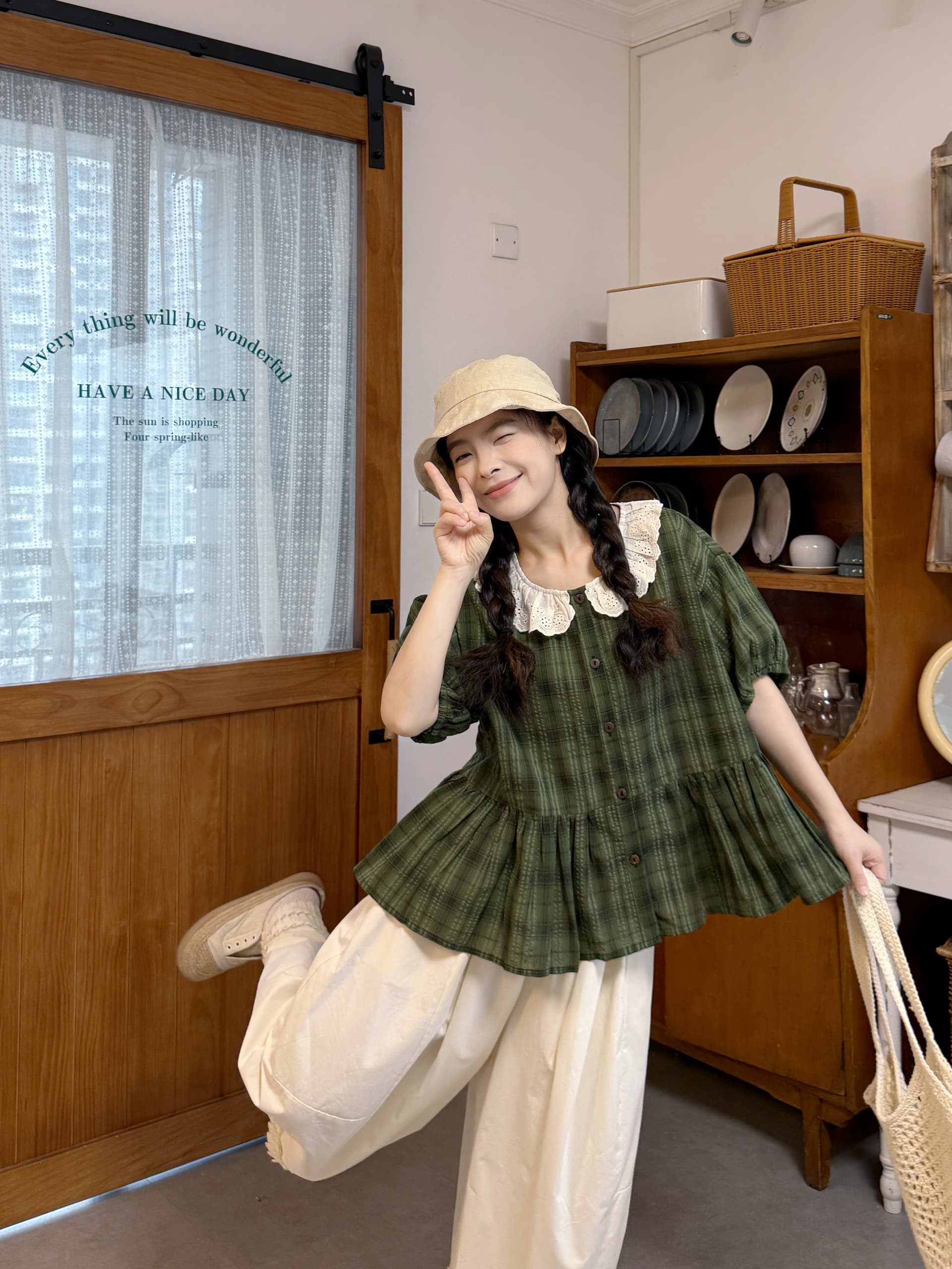 실사 선물 물품 레이스 베이비 칼라 루즈핏 반팔 셔츠 상세 이미지 2