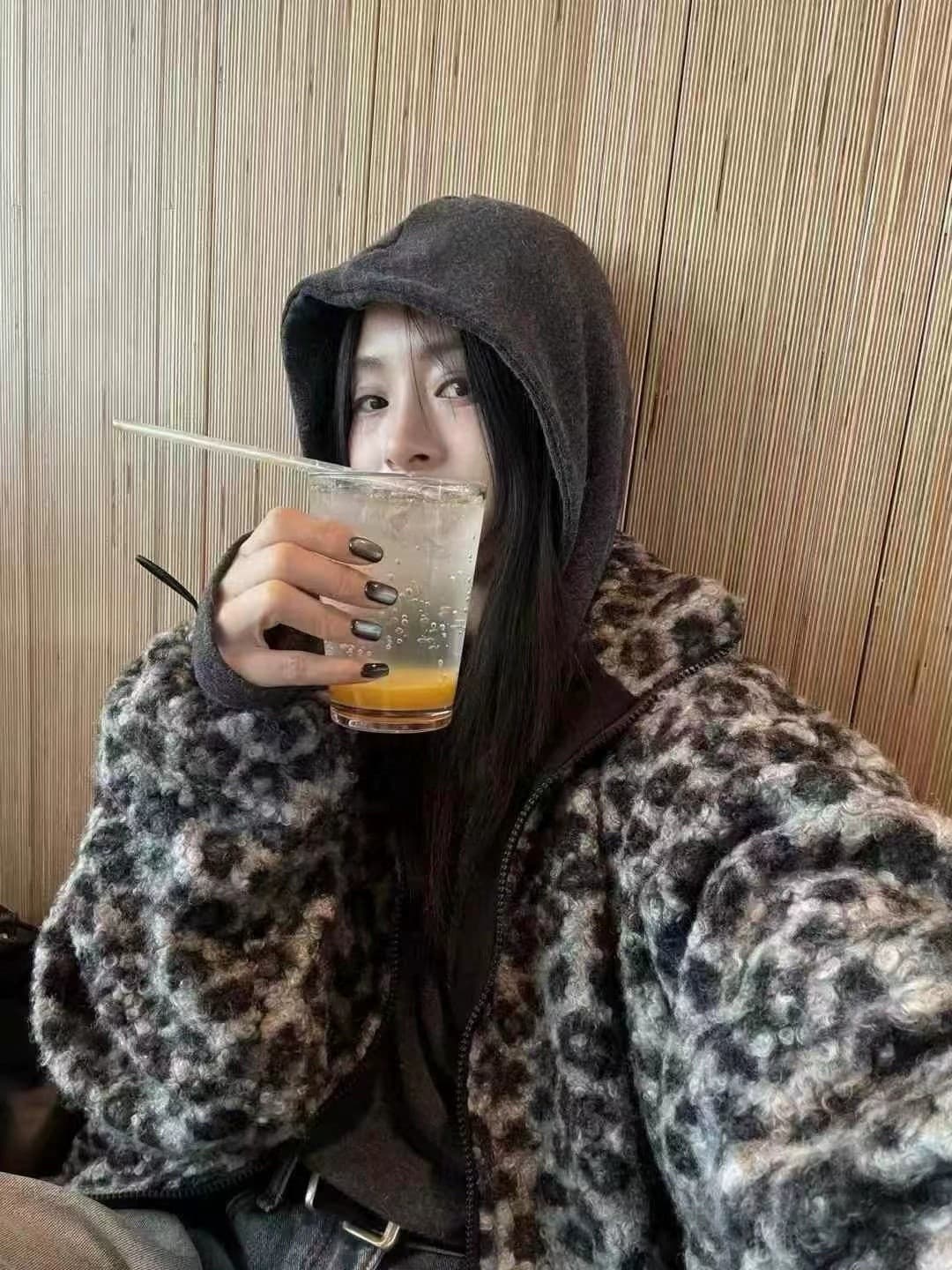있음 선적 한국 겨울 신제품 레오파드 무늬 양털 플리스 두꺼운 털이 있는 보온 스탠드 칼라 재킷 여성 이미지 3