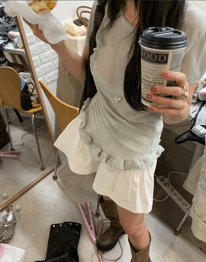 있음 밖으로 한 부서 작은 대중 디자인 센스 레이스 주름 불규칙 반팔 티셔츠 여성