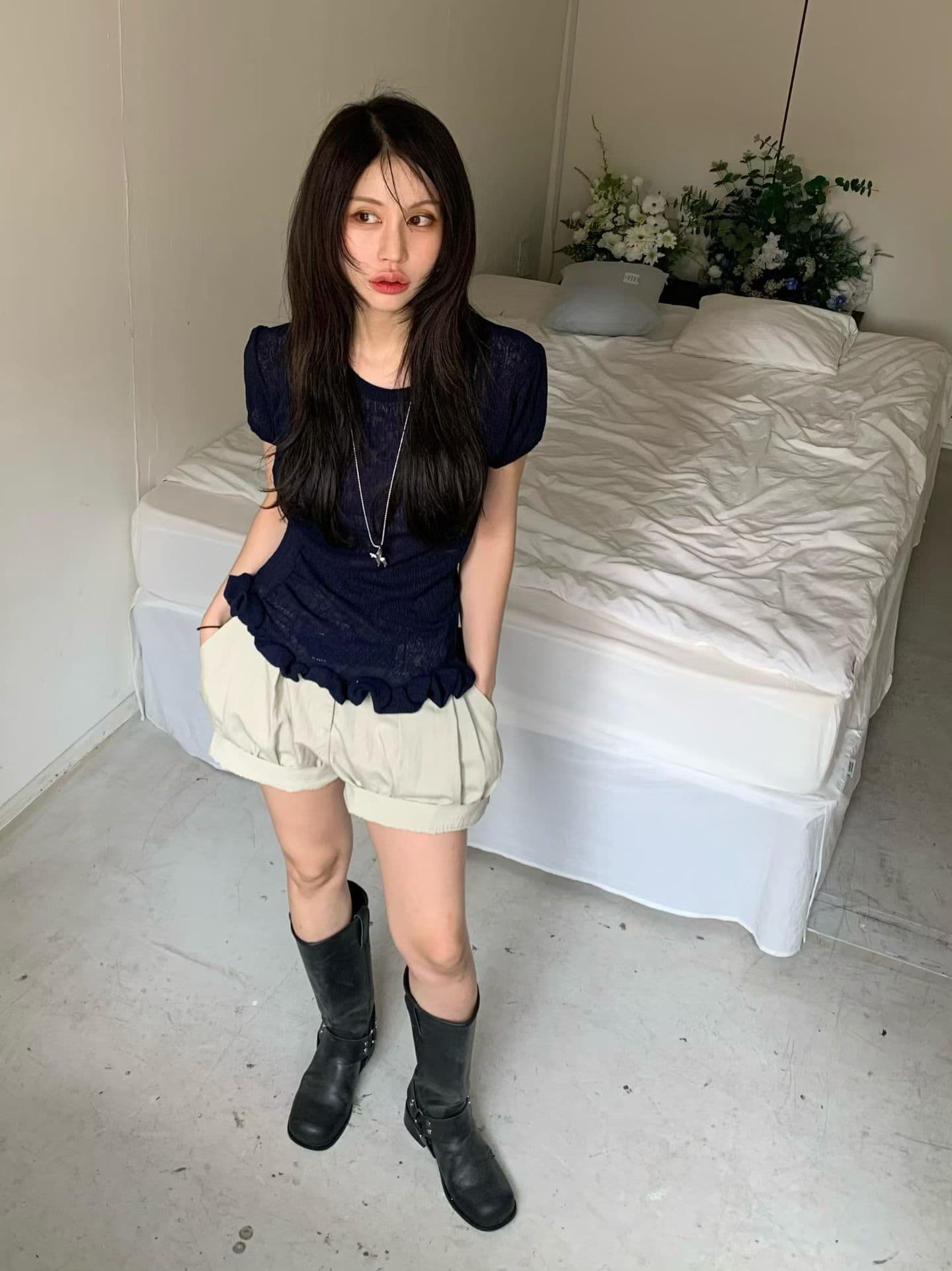 있음 밖으로 한 부서 작은 대중 디자인 센스 레이스 주름 불규칙 반팔 티셔츠 여성 이미지 4