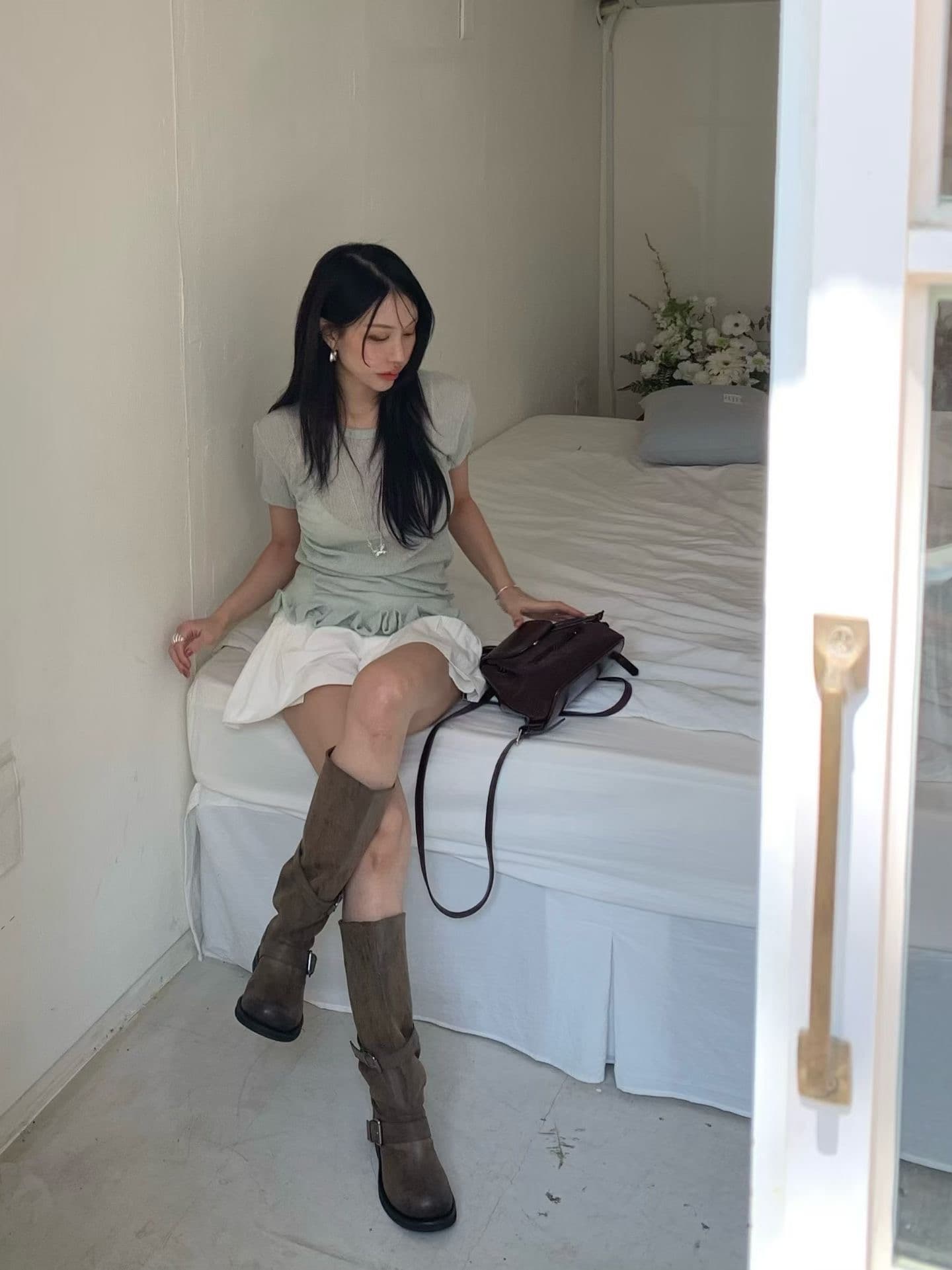 있음 밖으로 한 부서 작은 대중 디자인 센스 레이스 주름 불규칙 반팔 티셔츠 여성 상세 이미지 3