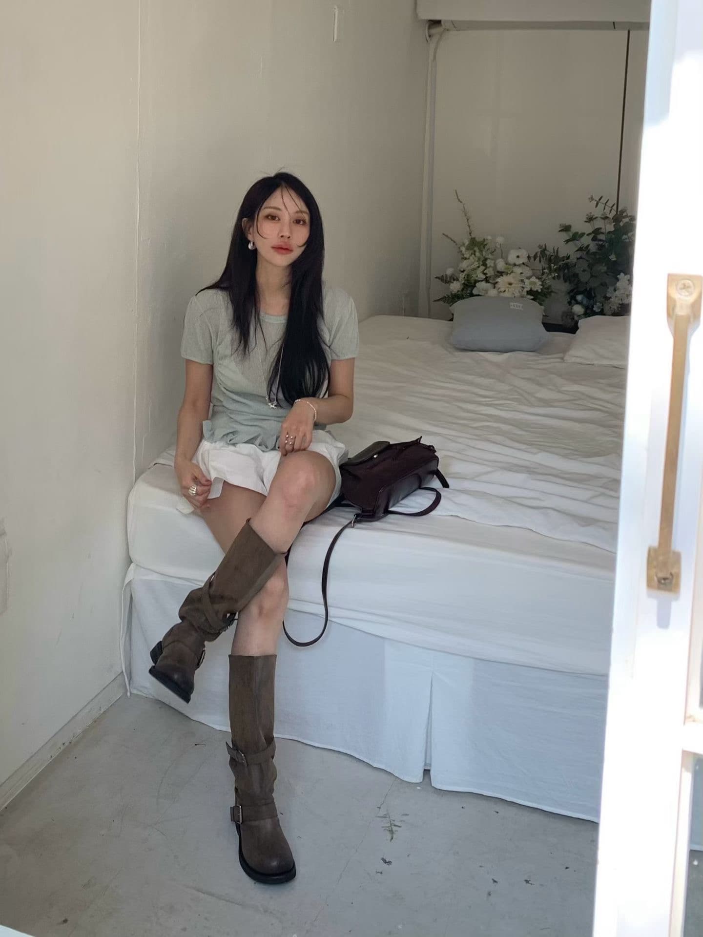 있음 밖으로 한 부서 작은 대중 디자인 센스 레이스 주름 불규칙 반팔 티셔츠 여성 상세 이미지 4