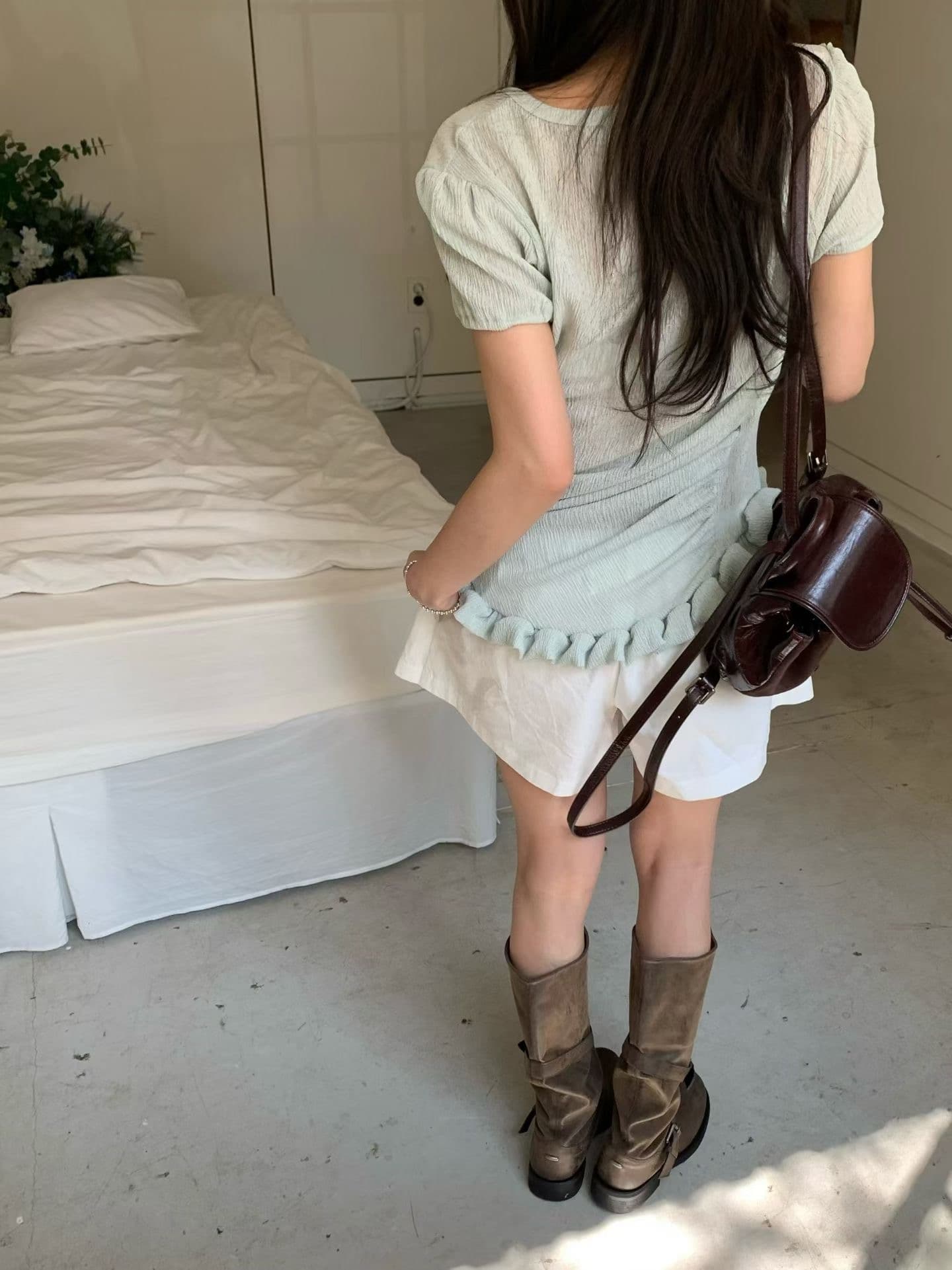 있음 밖으로 한 부서 작은 대중 디자인 센스 레이스 주름 불규칙 반팔 티셔츠 여성 상세 이미지 9