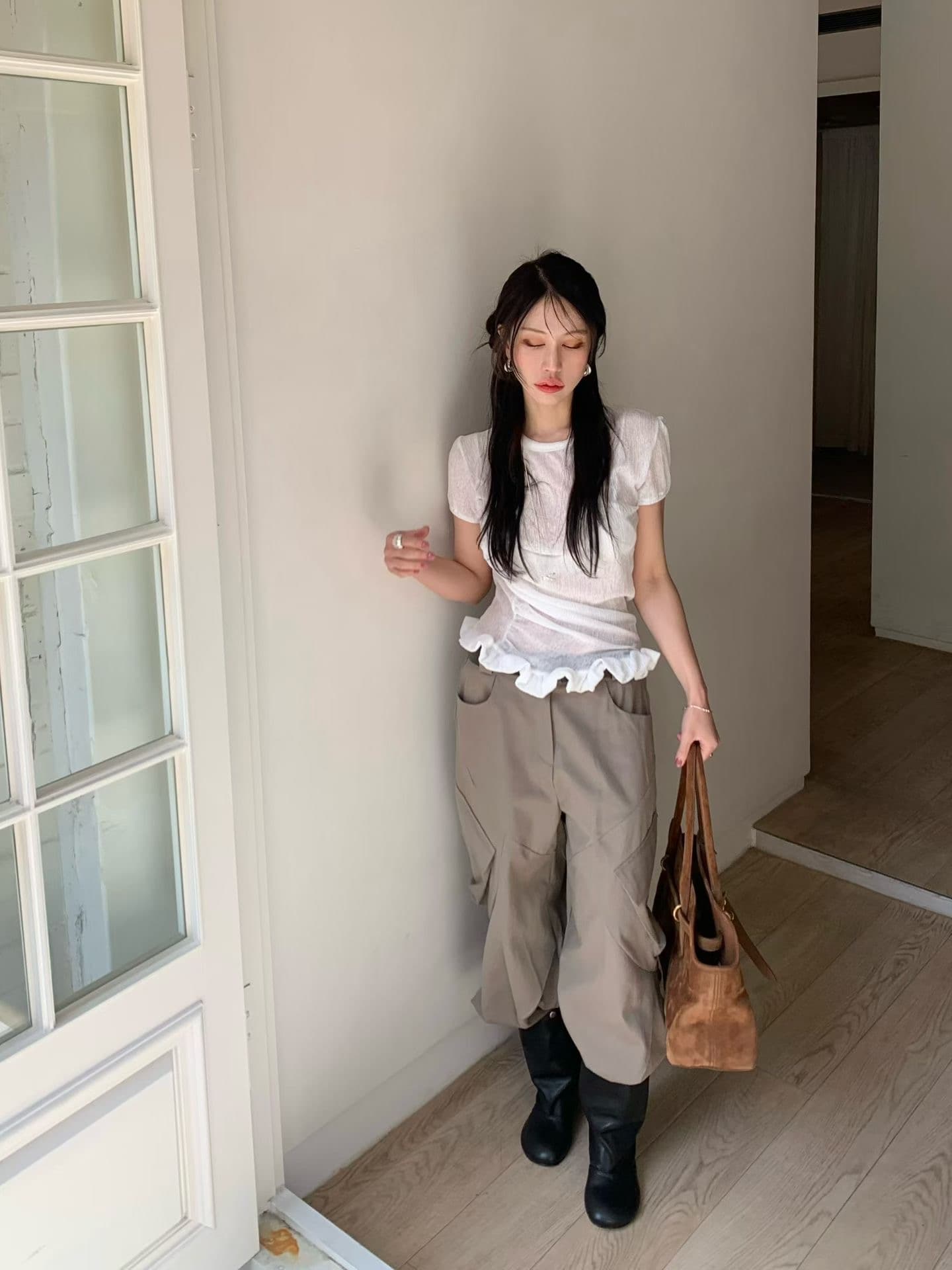 있음 밖으로 한 부서 작은 대중 디자인 센스 레이스 주름 불규칙 반팔 티셔츠 여성 상세 이미지 12