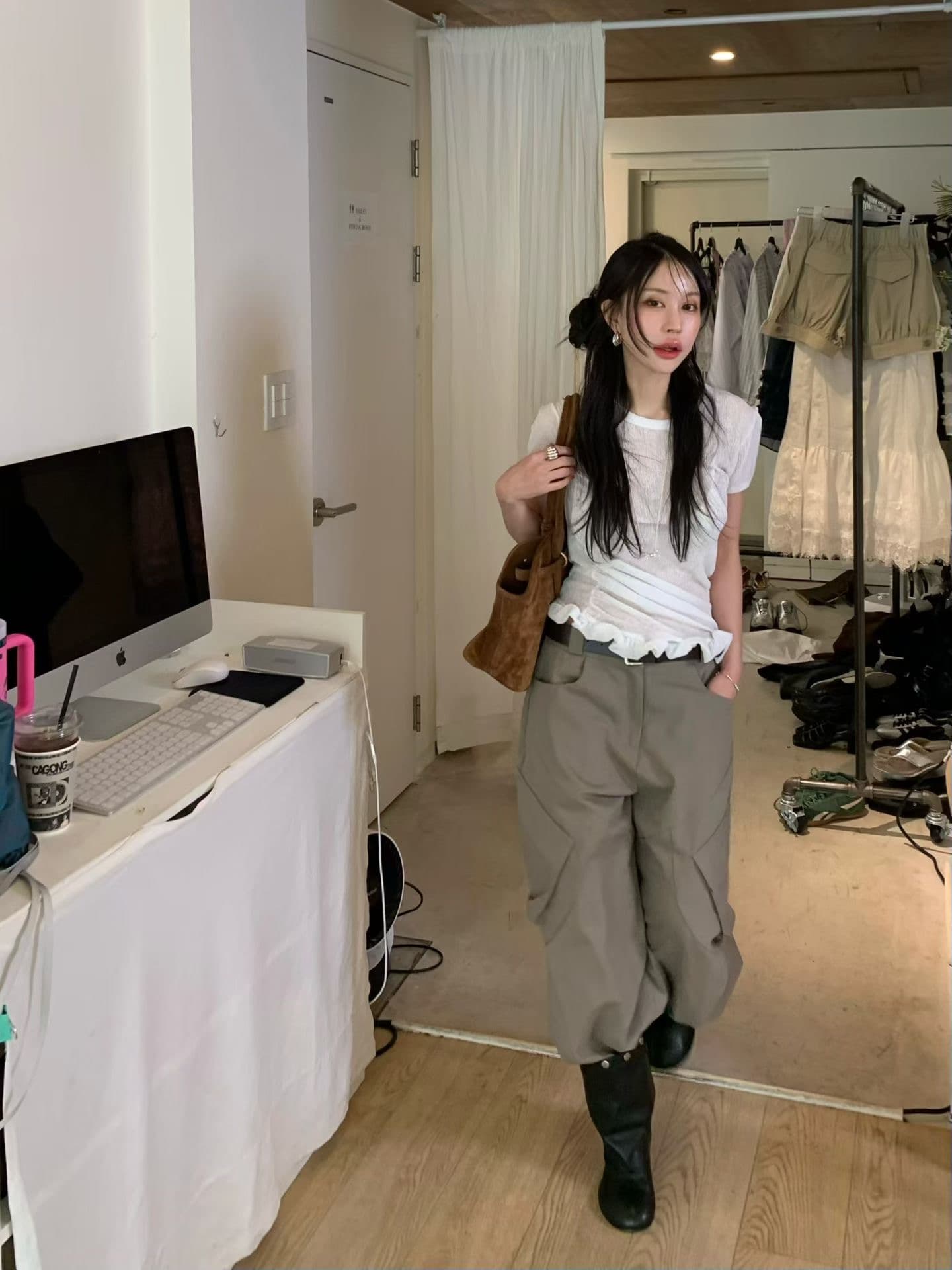 있음 밖으로 한 부서 작은 대중 디자인 센스 레이스 주름 불규칙 반팔 티셔츠 여성 상세 이미지 14