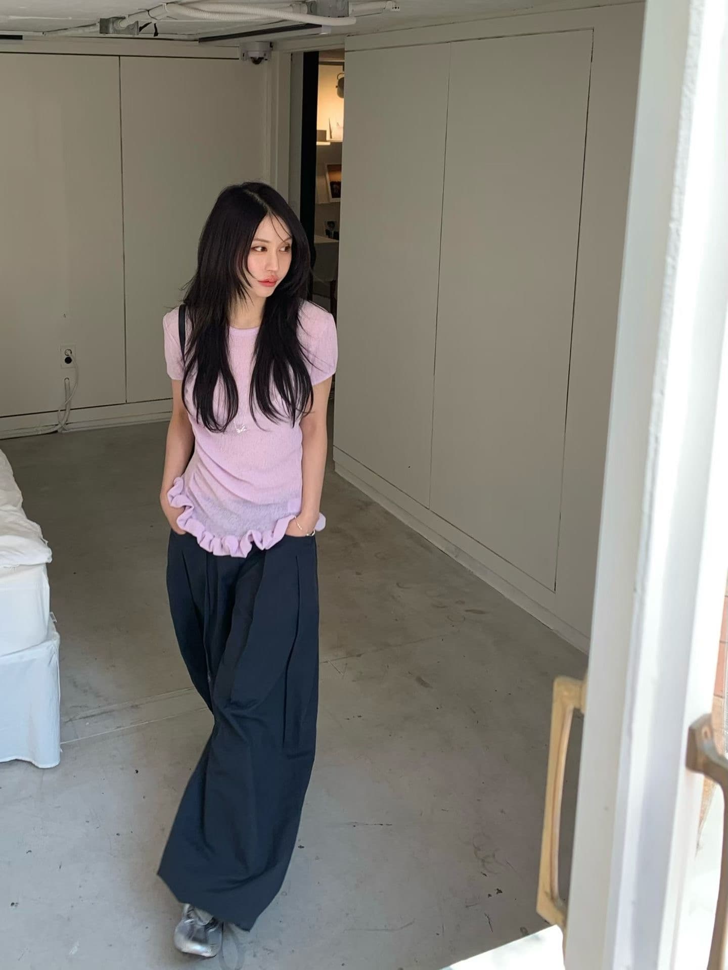 있음 밖으로 한 부서 작은 대중 디자인 센스 레이스 주름 불규칙 반팔 티셔츠 여성 상세 이미지 31