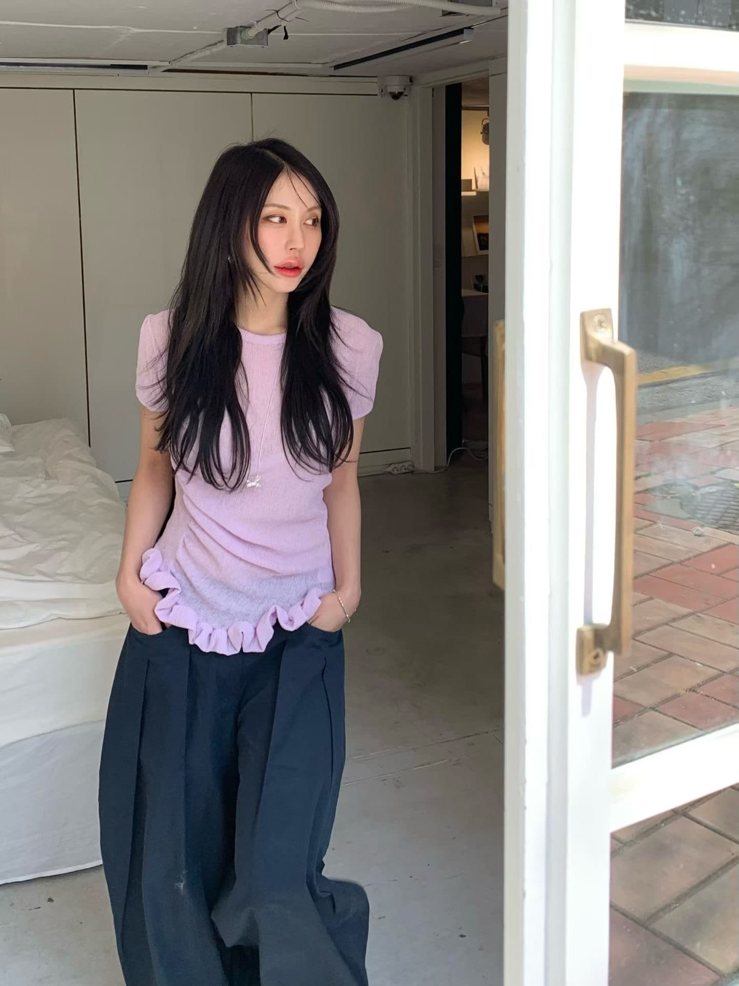 있음 밖으로 한 부서 작은 대중 디자인 센스 레이스 주름 불규칙 반팔 티셔츠 여성 상세 이미지 32