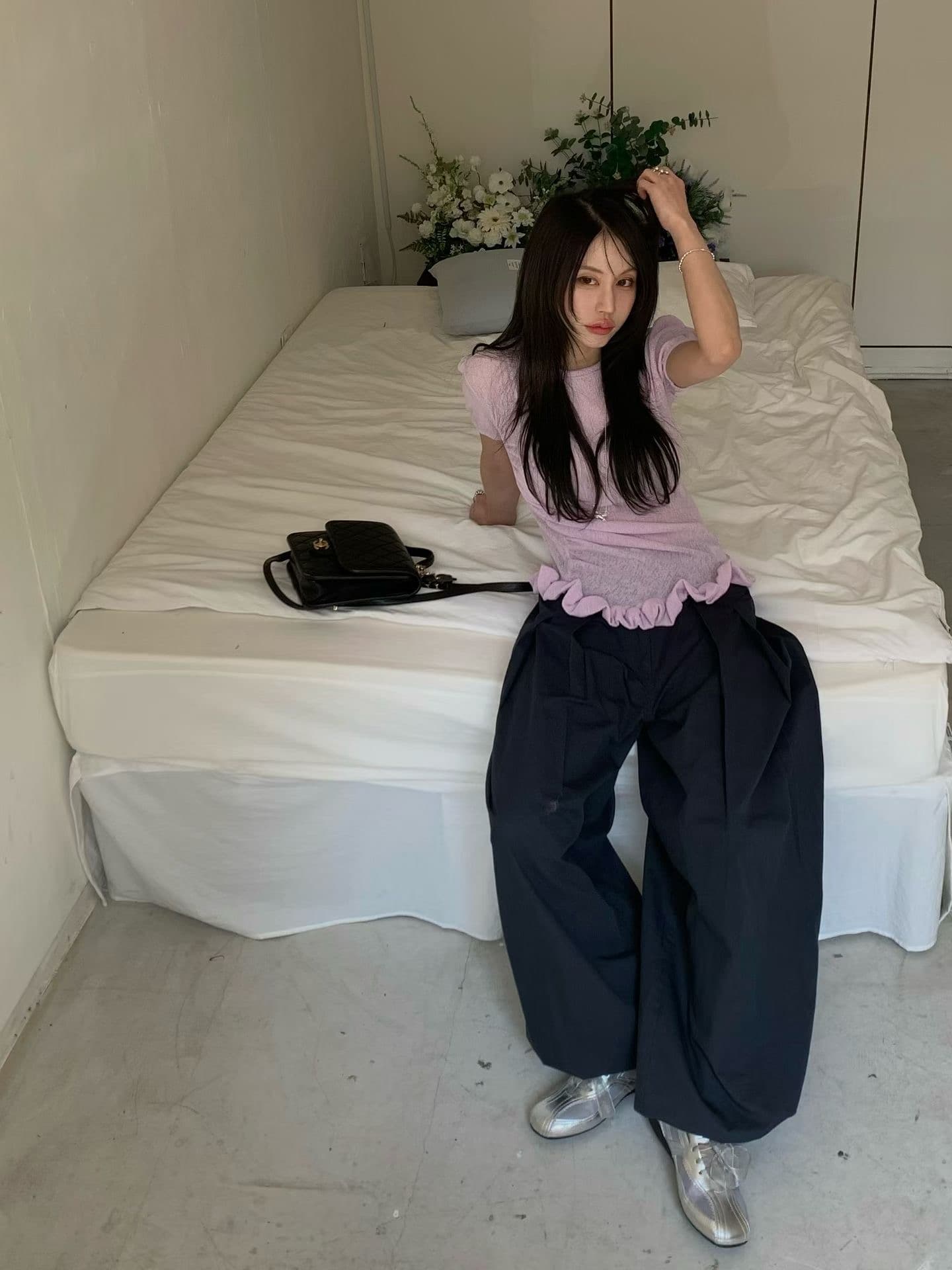 있음 밖으로 한 부서 작은 대중 디자인 센스 레이스 주름 불규칙 반팔 티셔츠 여성 상세 이미지 34