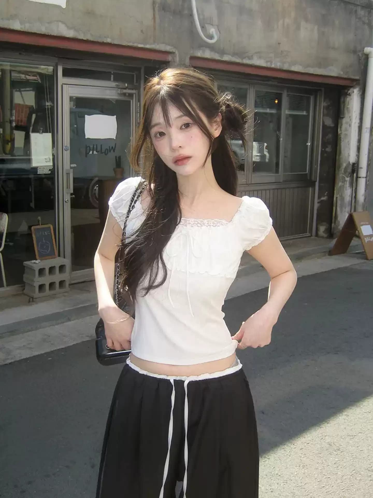 있음 선적 프랑스식 소녀 부드러운 바람 슬림해 보이는 품격 주름 레이스 레이스 몸매 가꾸기 티셔츠