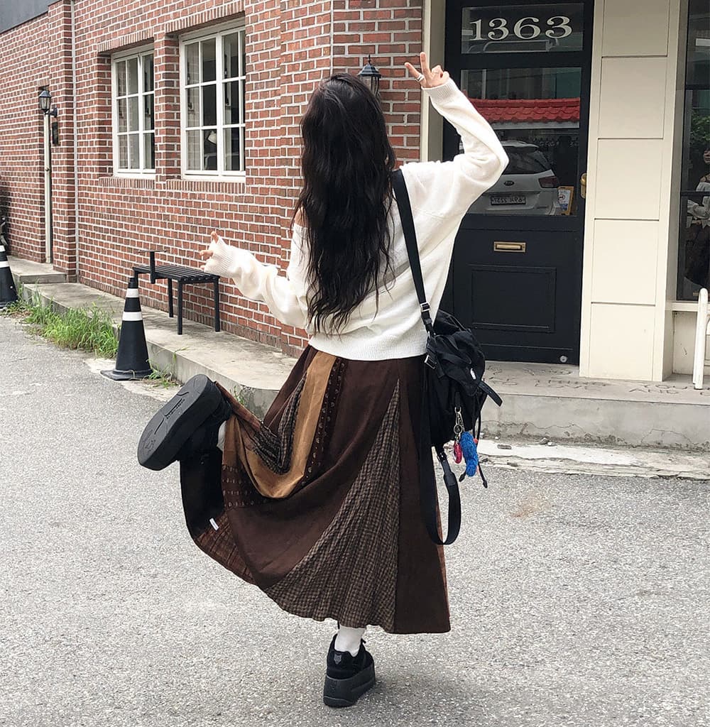 있음 밖으로 한 부서 가을 레트로 해체주의 느슨함 불규칙 패치워크 빅 플레어 스커트 반신 스커트 여성 이미지 4
