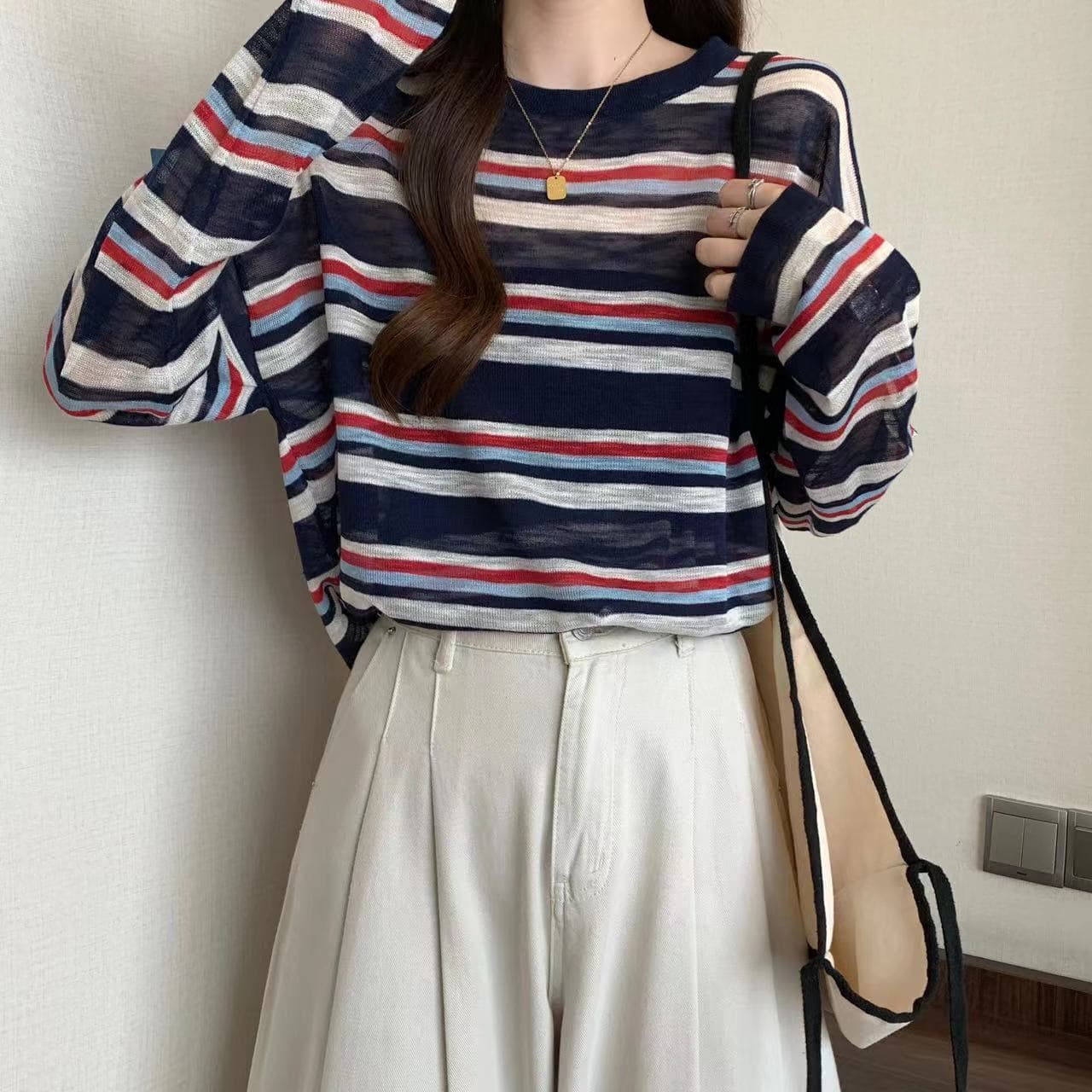 실사 지방 mm 스트라이프 긴팔 티셔츠 루즈핏 슬림해 보이는 얇은 스타일 패션 품격 연령 감소 캐주얼 자외선 차단 여성 셔츠 상세 이미지 4