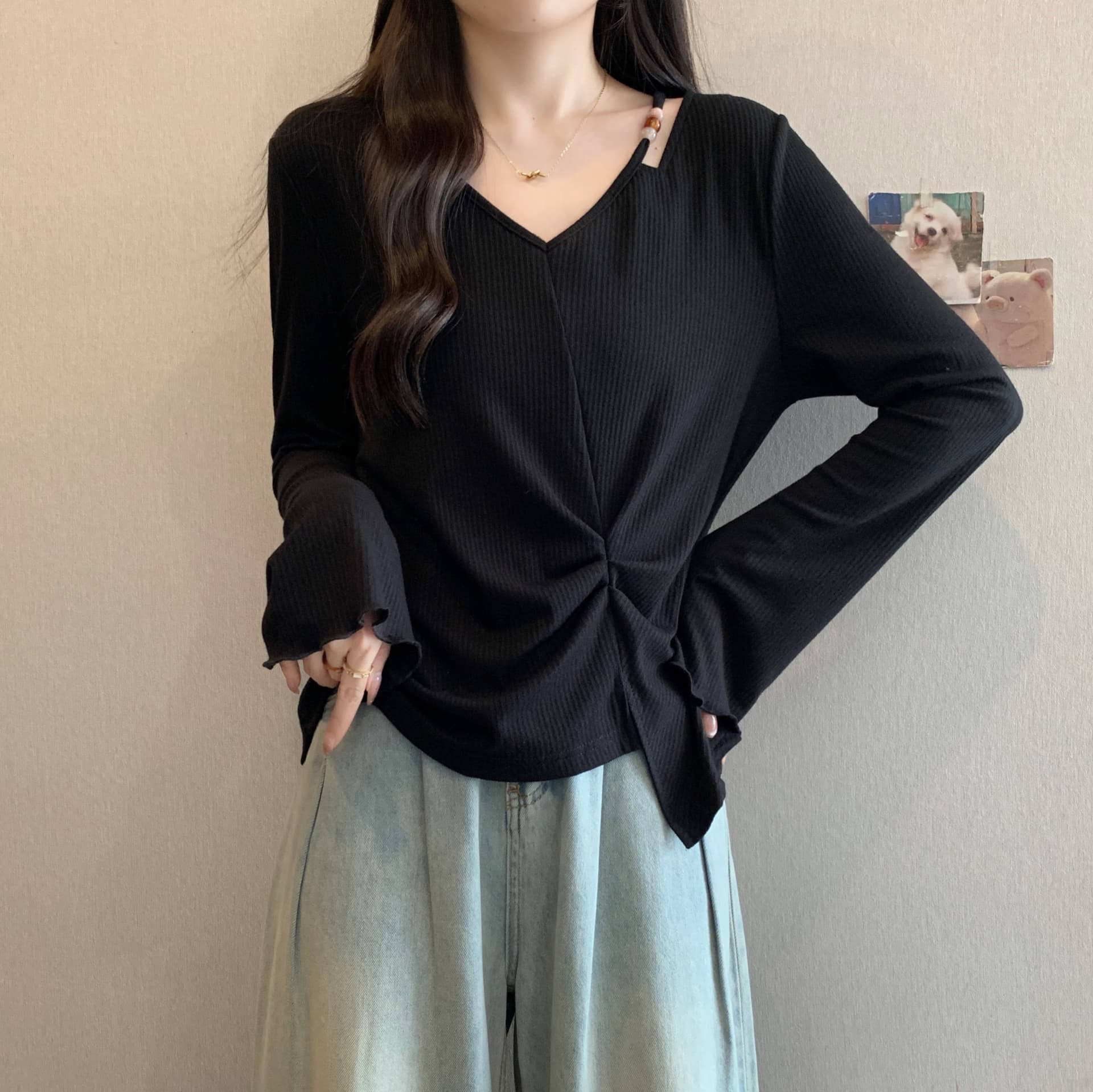 실사 2026 가을 의상 새로운 지방 mm 빅 사이즈 여성 핀치 Pleat 긴팔 V넥 티셔츠 디자인 센스 불규칙 슬림해 보이는 맨위 상세 이미지 9