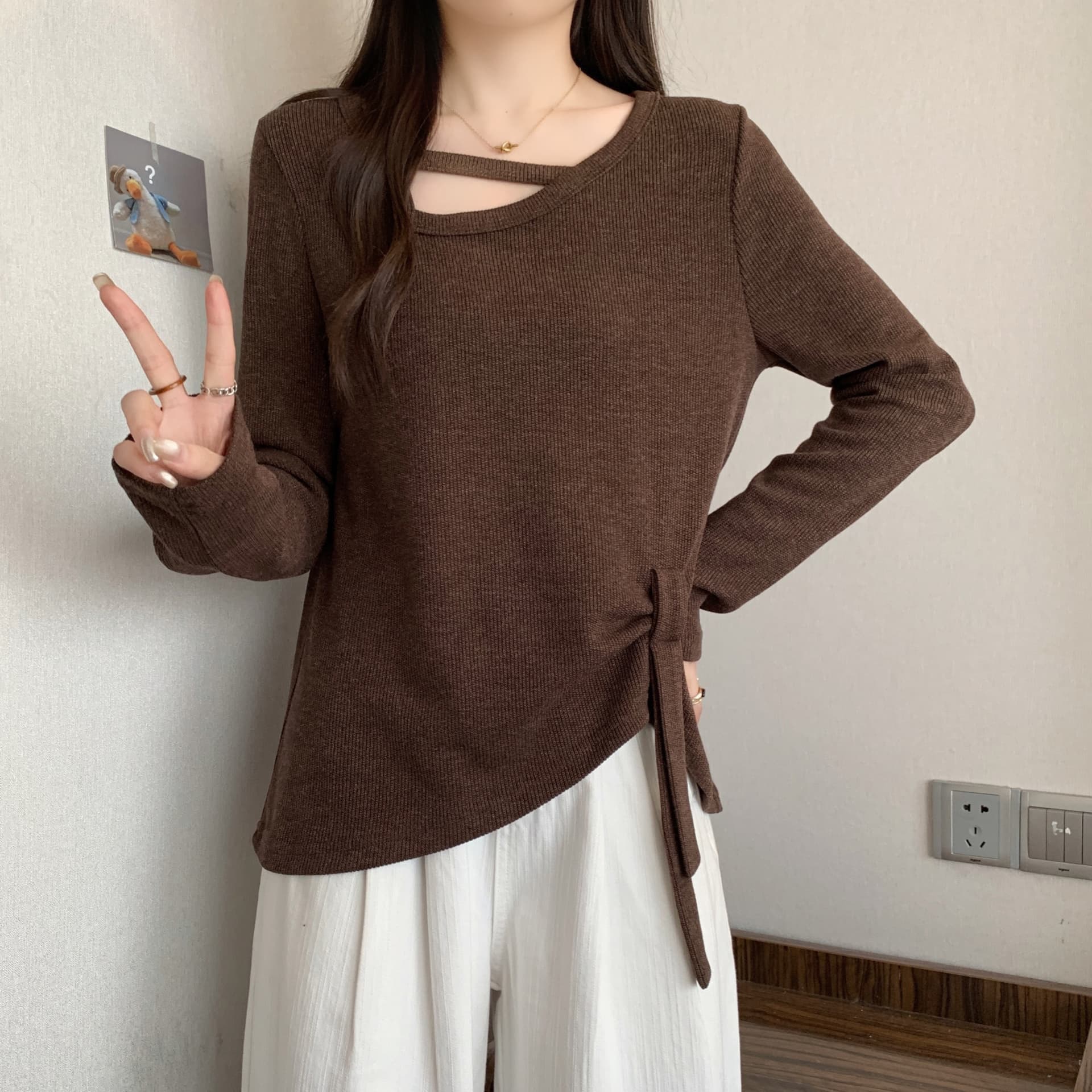 실사 2026 가을 의상 새로운 지방 mm 빅 사이즈 디자인 센스 불규칙 긴팔 티셔츠 슬림해 보이는 만나는 인사이드 잡아라. 의류 상세 이미지 24