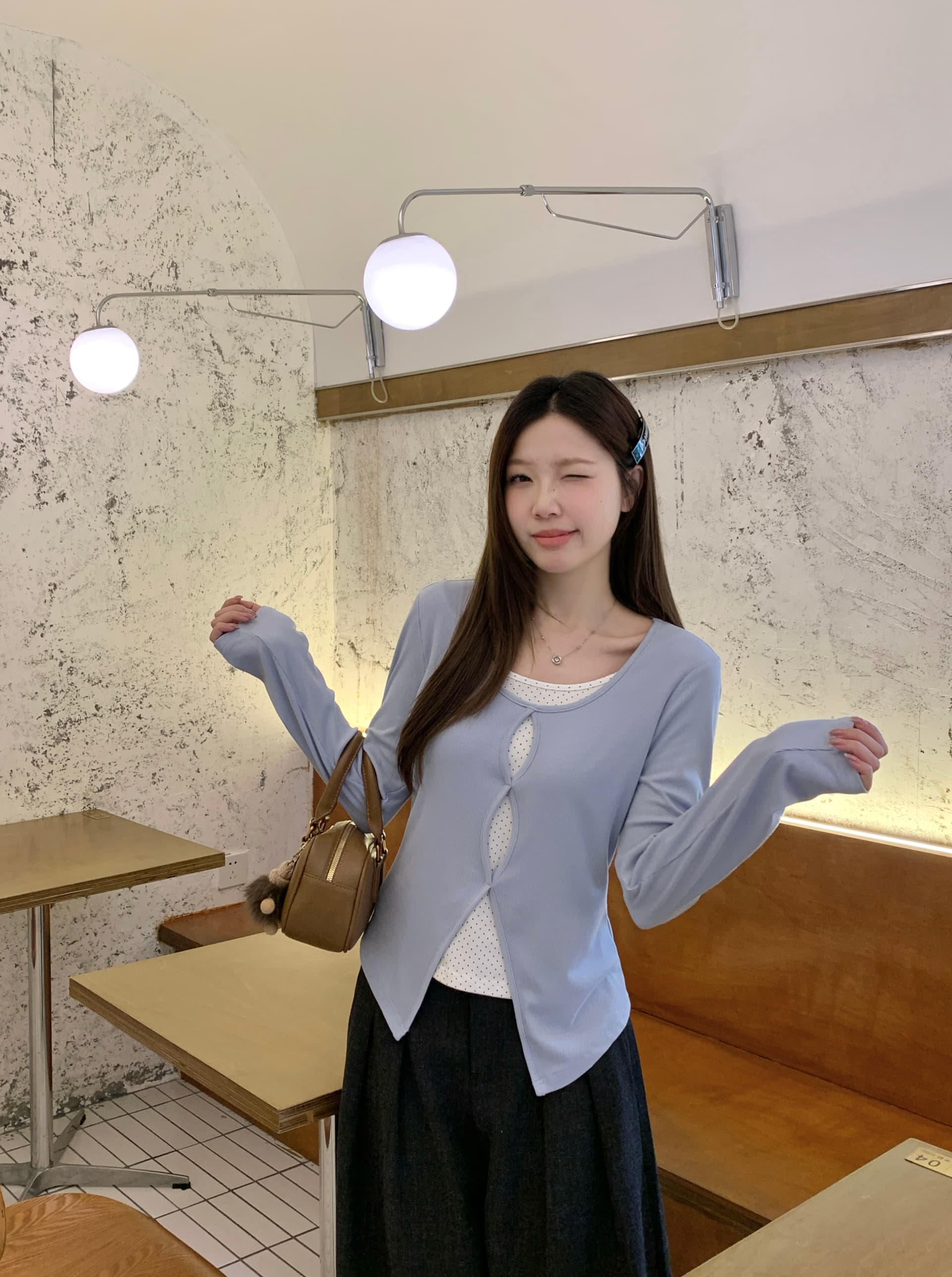 실사 2026 가을 새로운 빅 사이즈 지방 mm 페이크 레이어드 도트 무늬 긴팔 티셔츠 디자인 센스 몸매 가꾸기 슬림해 보이는 맨위 상세 이미지 2