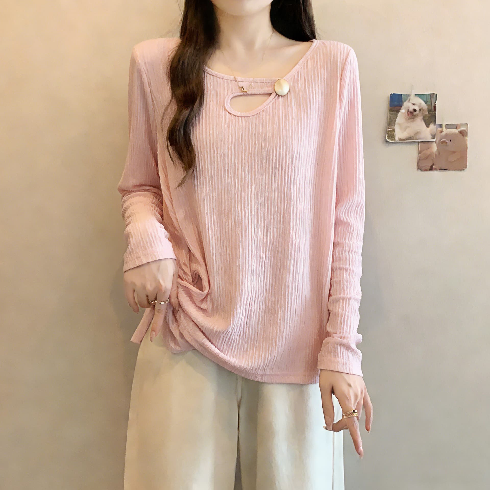 실사 2026 가을 의상 새로운 지방 mm 빅 사이즈 홀로우 아웃 디자인 센스 긍정적 인 어깨 긴팔 티셔츠 불규칙 만나는 맨위 이미지 4