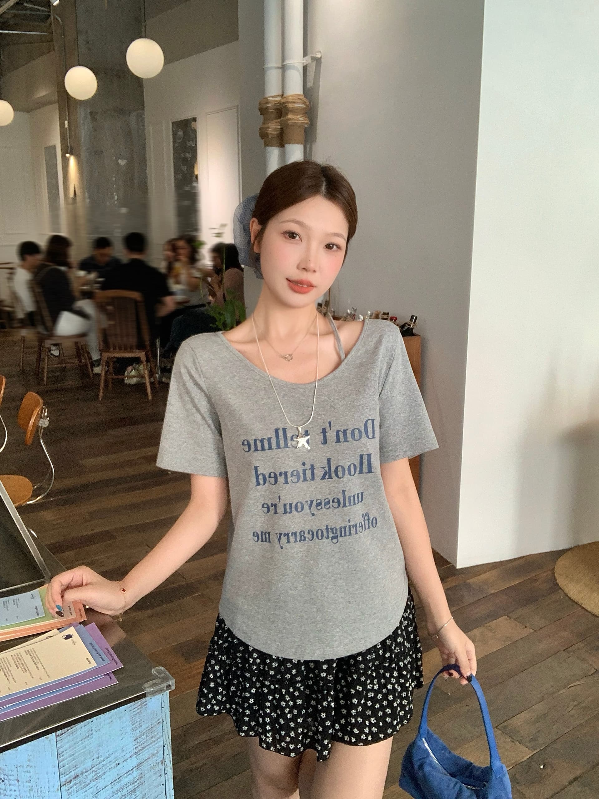 실사 2026 여름 드레스 새로운 지방 mm 빅 사이즈 여성 한 부서 알파벳 프린트 반팔 티셔츠 디자인 센스 홀로우 아웃 맨위 상세 이미지 26