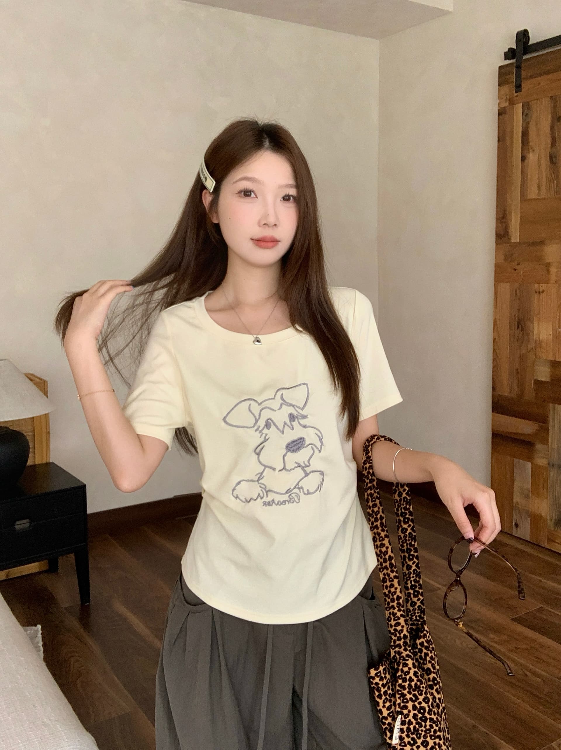 실사 2026 여름 새로운 빅 사이즈 긍정적 인 어깨 강아지 자수 티셔츠 지방 mm 허리 수축 슬림해 보이는 주름 반팔 맨위 상세 이미지 30
