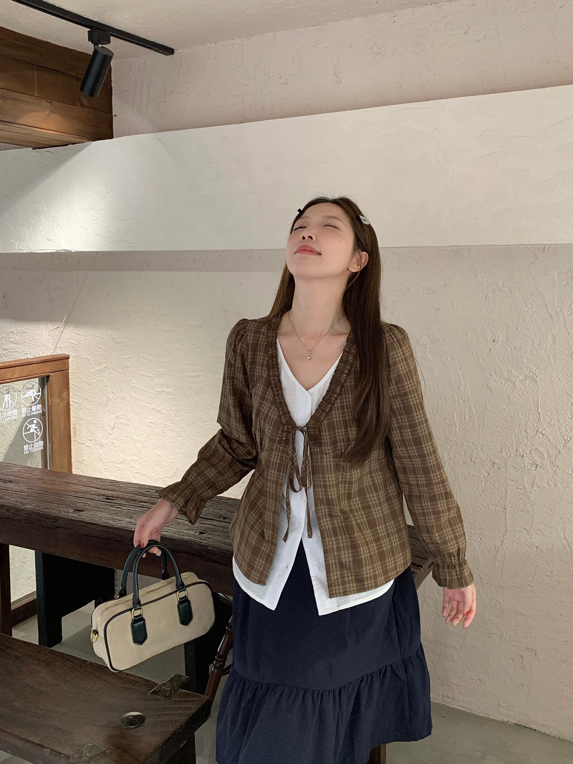 실사 2026 가을 의상 새로운 지방 mm 빅 사이즈 여성 한 부서 레트로 체크무늬 긴팔 맨위 페이크 레이어드 레이스업 작은 셔츠 상세 이미지 5