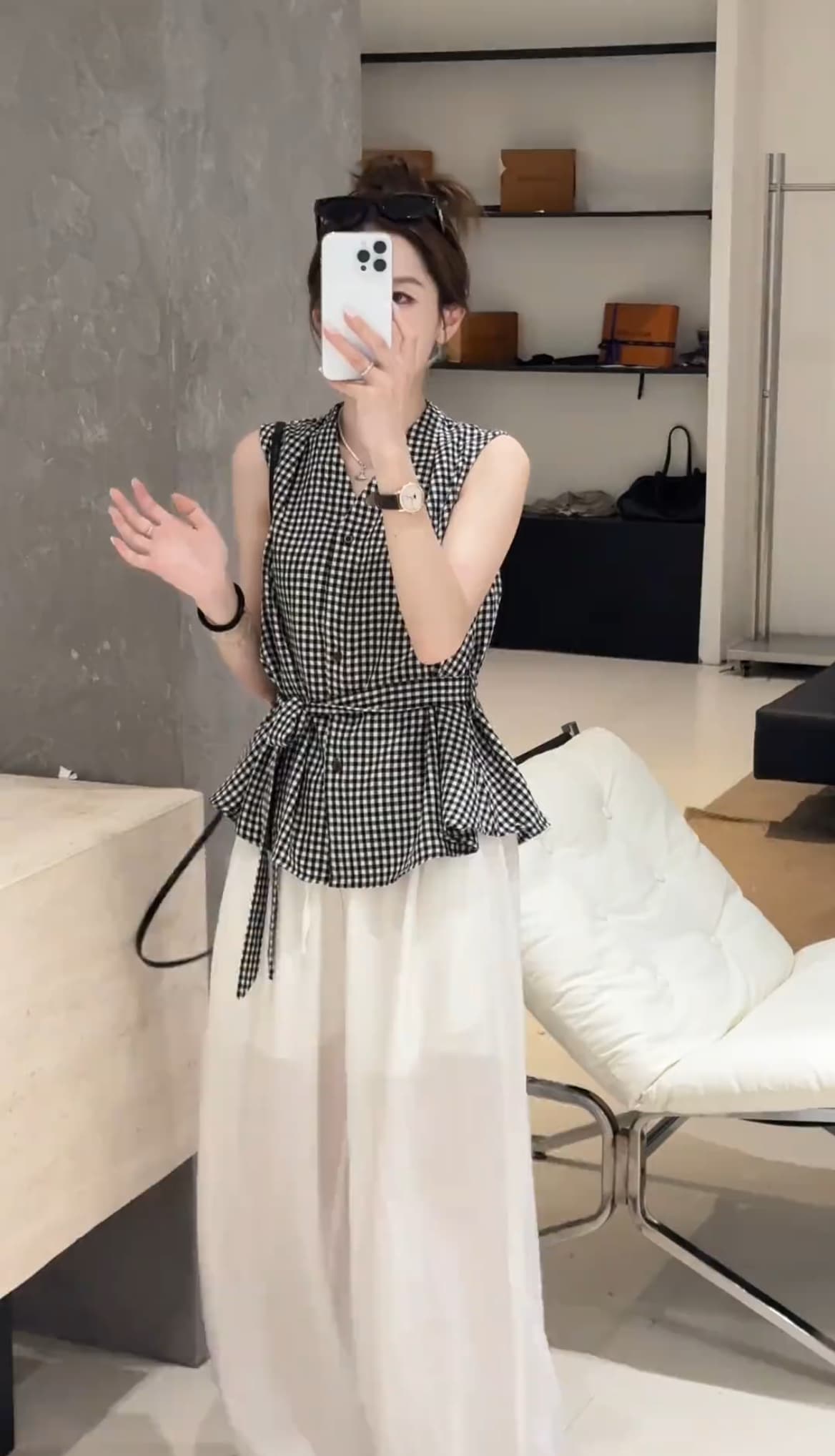 정가 감소되지 않음 V넥 스트랩 허리 수축 슬림해 보이는 연령 감소 조끼 레트로 항구 바람 빨간색 체크무늬 민소매 여성 셔츠 이미지 2