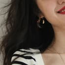 프랑스식 대 u 칼라 흑백 줄무늬 니트 스웨터 반팔 티셔츠 여성 여름 얼음 실크 기본 셔츠 이슬 쇄골 얇은 스타일 맨위 상세 이미지 3