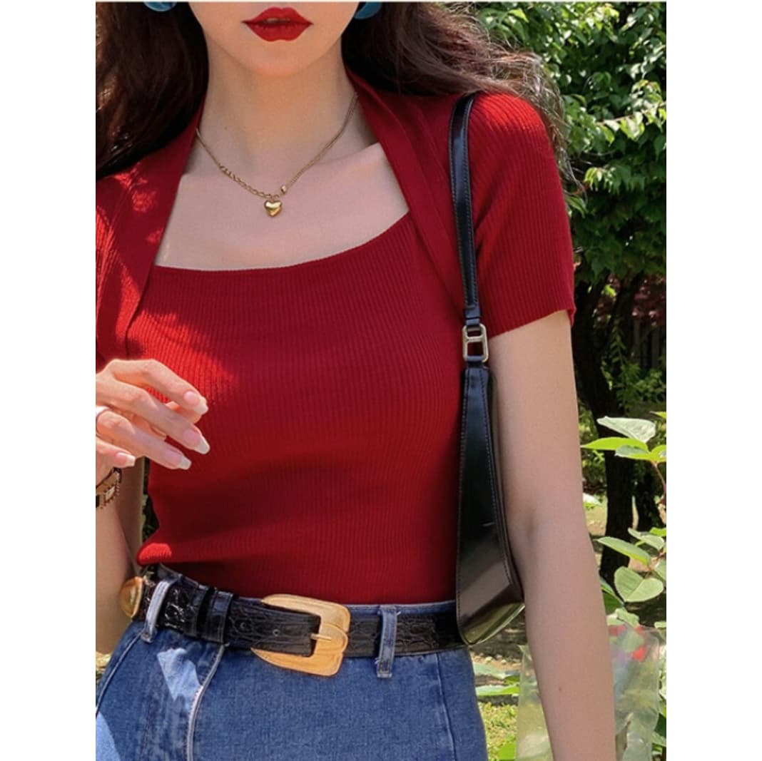 프랑스식 레트로 빨간색 광장 칼라 얼음 실크 니트 티셔츠 여성 여름 디자인 센스 Chic 몸매 가꾸기 이슬 쇄골 반팔 맨위