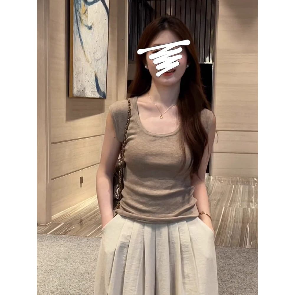 한 부서 캐주얼 u 칼라 민소매 어깨 티셔츠 여름 2026 새로운 패션 품격 다용도 몸매 가꾸기 슬림해 보이는 맨위 여성 이미지 4
