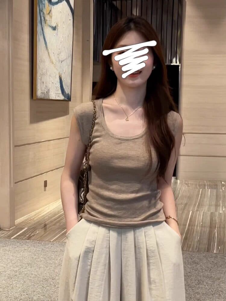 한 부서 캐주얼 u 칼라 민소매 어깨 티셔츠 여름 2026 새로운 패션 품격 다용도 몸매 가꾸기 슬림해 보이는 맨위 여성 상세 이미지 8