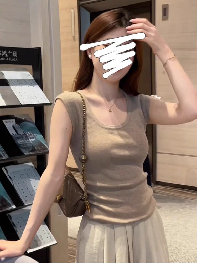 한 부서 캐주얼 u 칼라 민소매 어깨 티셔츠 여름 2026 새로운 패션 품격 다용도 몸매 가꾸기 슬림해 보이는 맨위 여성 상세 이미지 9
