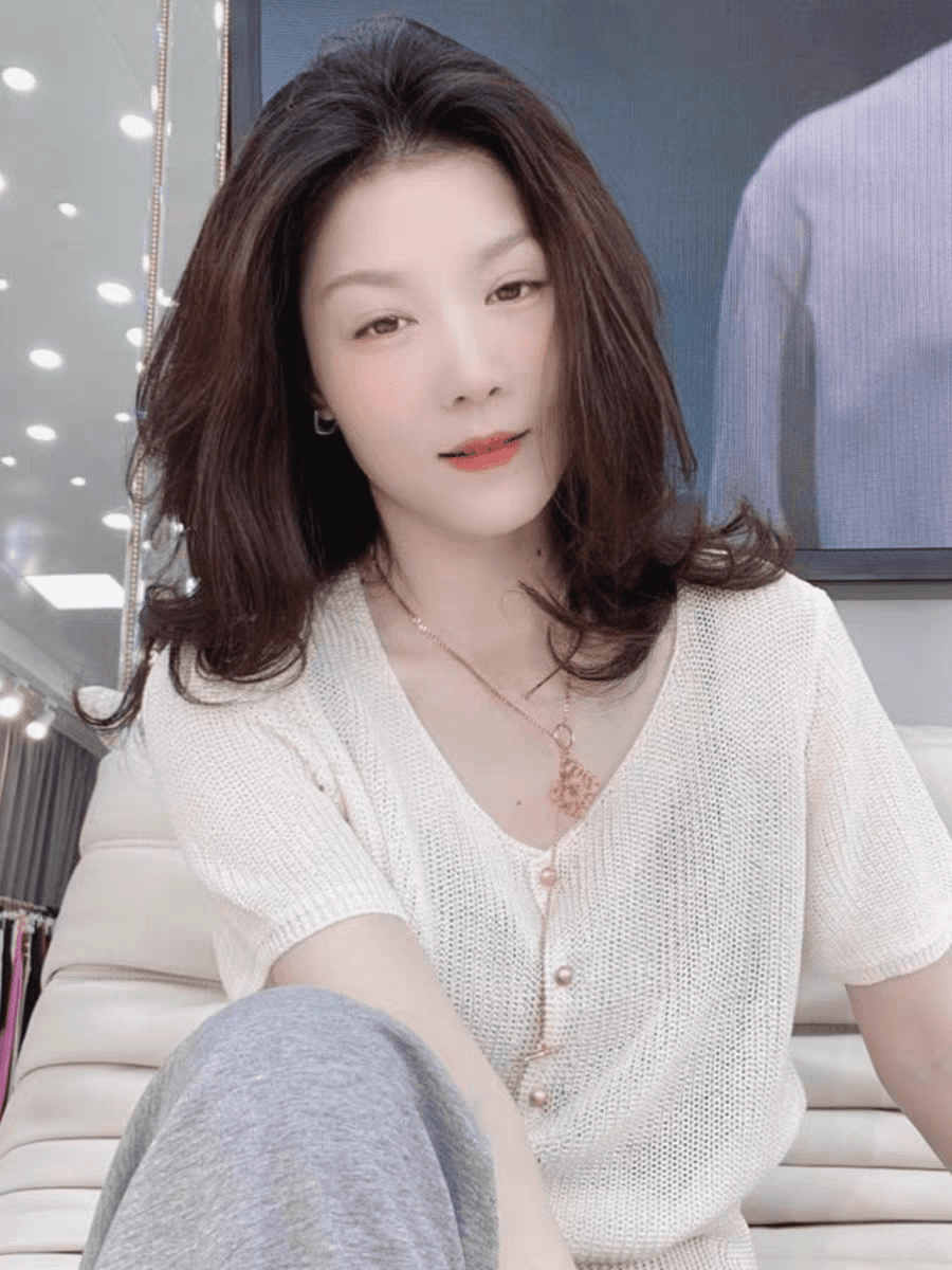 얼음 실크 홀로우 아웃 니트 스웨터 여성 2026 새로운 여름 루즈핏 슬림해 보이는 V넥 니트 오픈 가디건 얇은 스타일 반팔 맨위 이미지 4