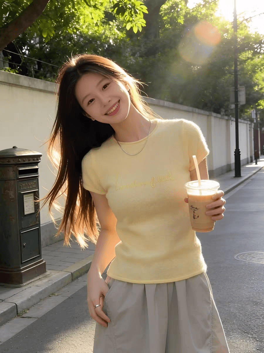 자이언트 잘 생긴 ~ 중 황색 긍정적 인 어깨 반팔 여성 티셔츠 여름 착용 가져 가라. 디자인 센스 한 부서 2026 슈퍼 화재 연령 감소 맨위 상세 이미지 3