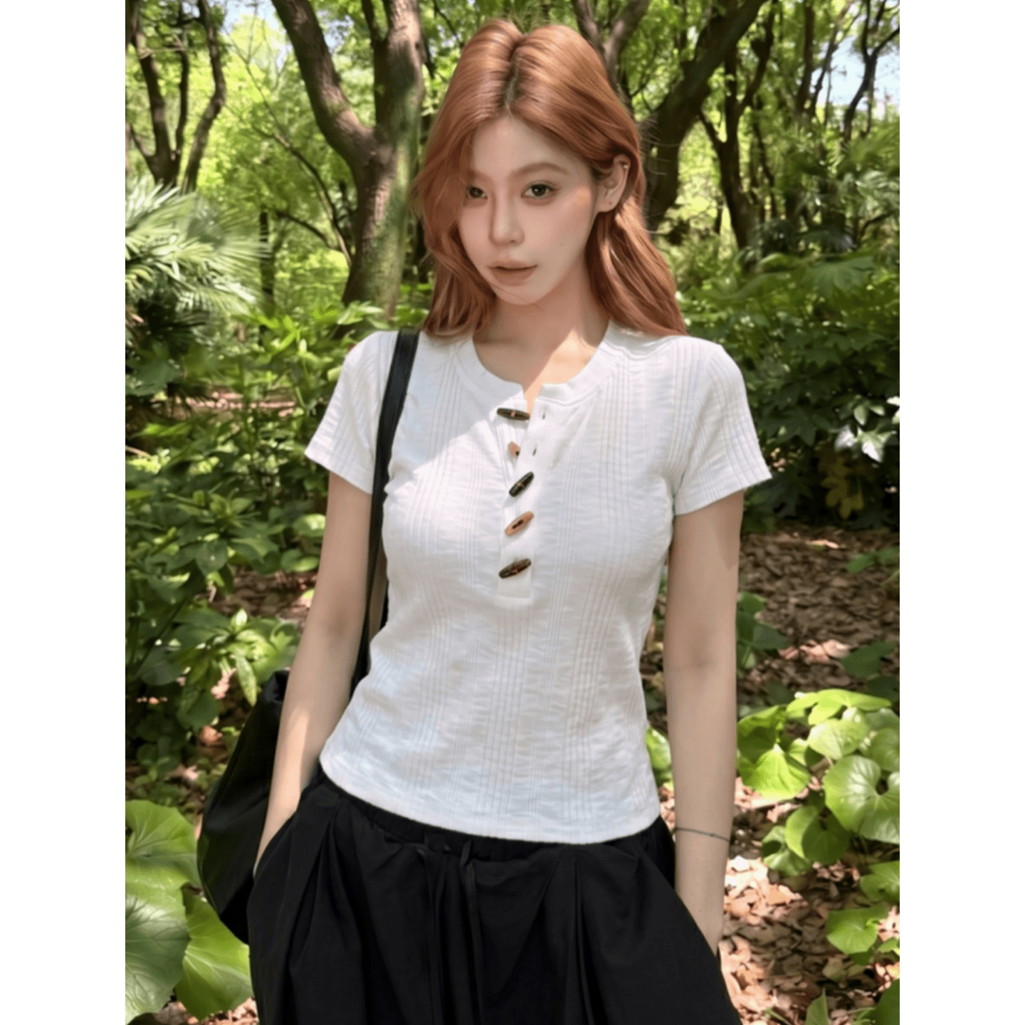 질감 센스 소뿔 버클 반팔 티셔츠 여성 여름 새로운 몸매 가꾸기 슬림해 보이는 다용도 헨리 칼라 화이트 긍정적 인 어깨 의류 상세 이미지 2
