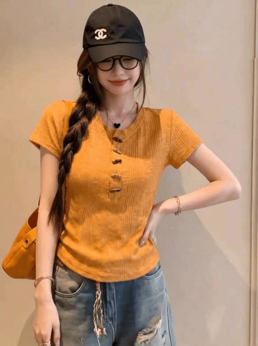 질감 센스 소뿔 버클 반팔 티셔츠 여성 여름 새로운 몸매 가꾸기 슬림해 보이는 다용도 헨리 칼라 화이트 긍정적 인 어깨 의류 상세 이미지 6