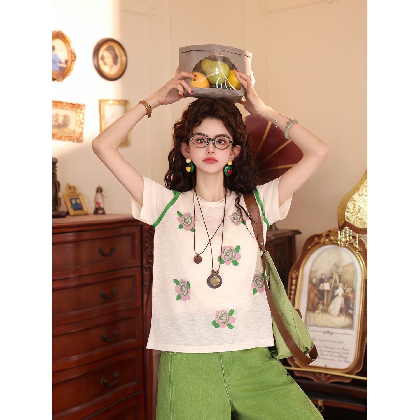 첸 좋은 청소 정원 산책 프랑스식 전원 바람 꽃 자수 반팔 니트 스웨터 여성 화이트 라운드 넥 맨위 상세 이미지 1