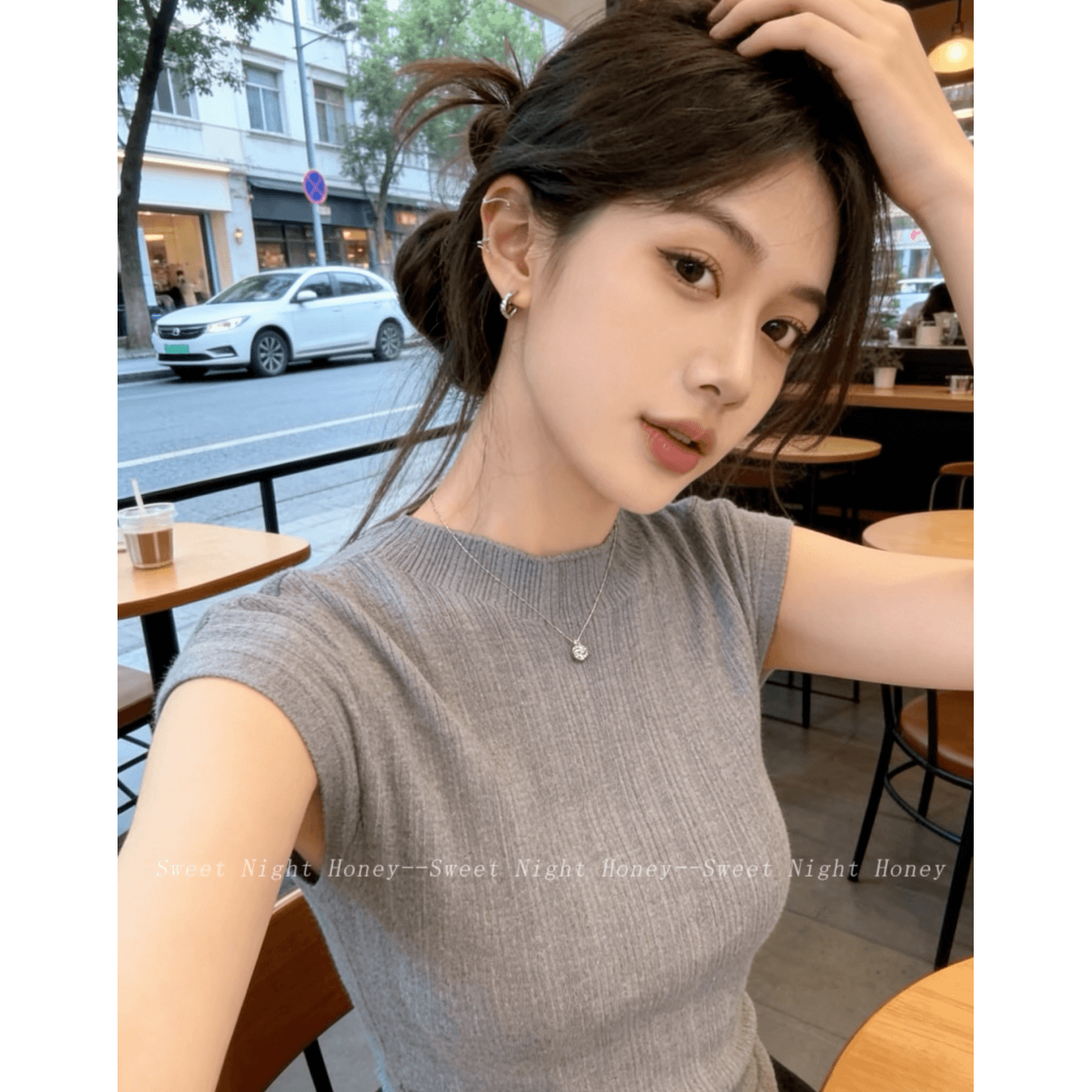 여름 새로운 미니멀리즘 캐주얼 레트로 니트 반팔 몸매 가꾸기 슬림해 보이는 다용도 패션 연령 감소 고급 센스 맨위 여성 이미지 4