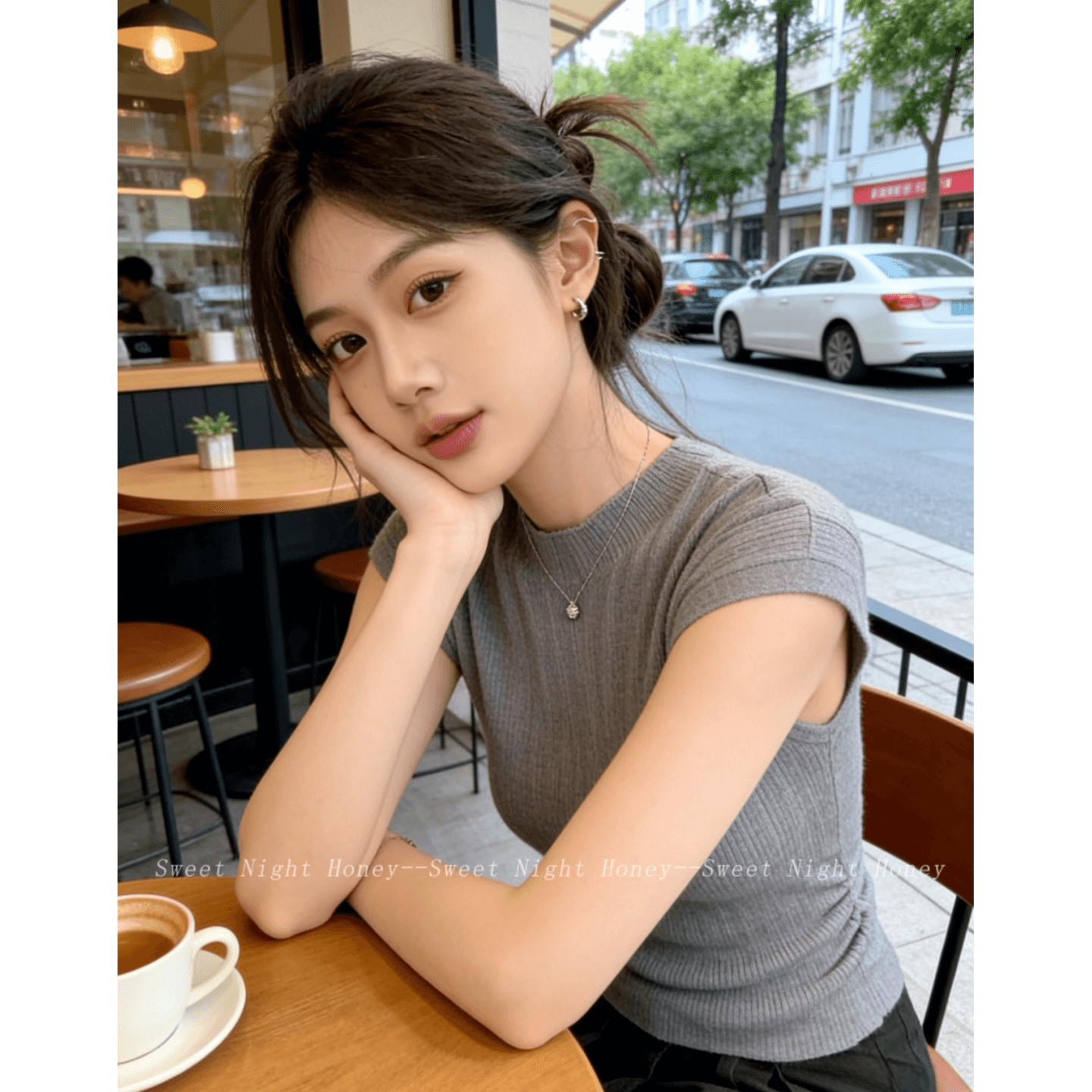 여름 새로운 미니멀리즘 캐주얼 레트로 니트 반팔 몸매 가꾸기 슬림해 보이는 다용도 패션 연령 감소 고급 센스 맨위 여성 이미지 5