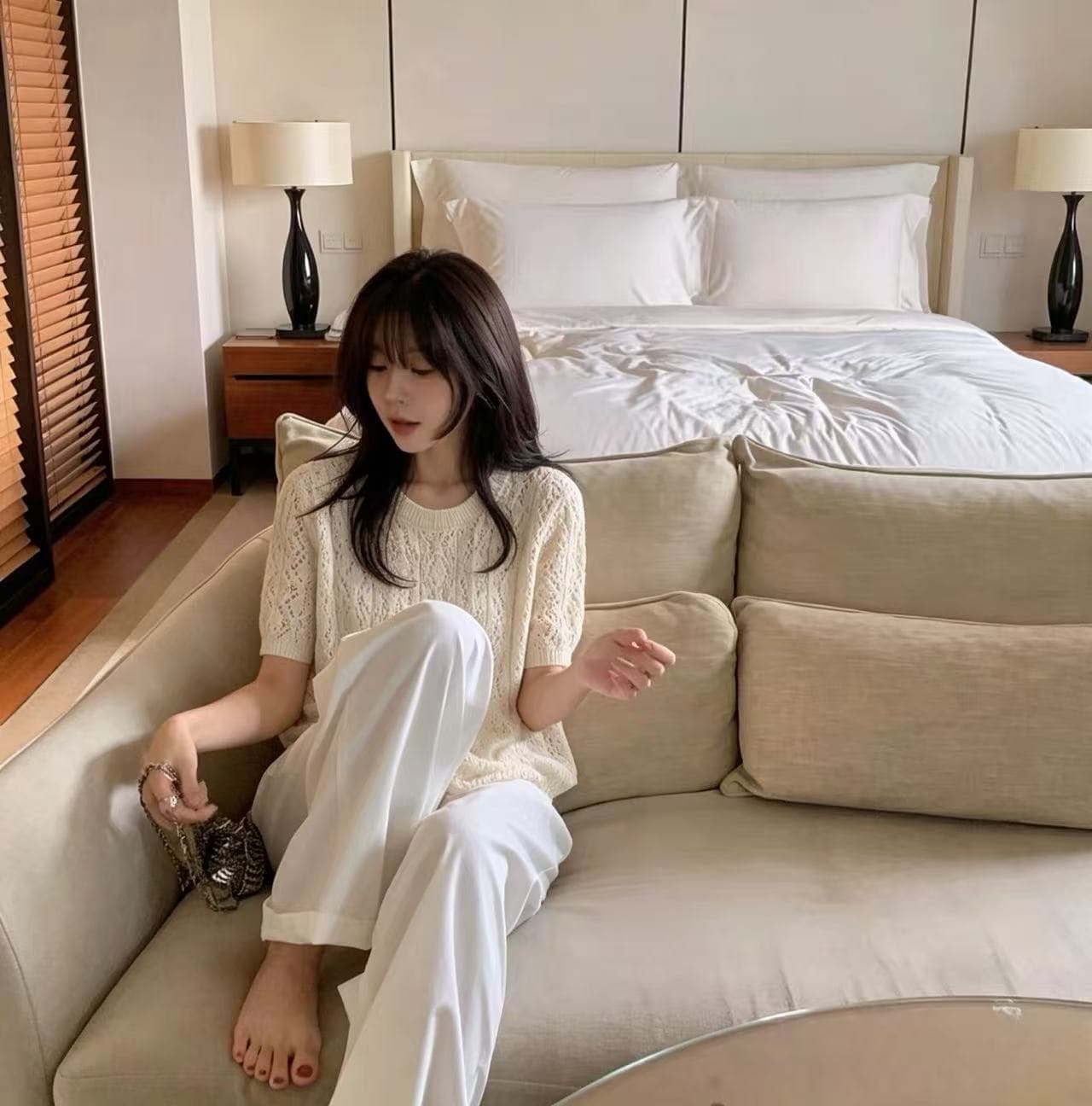 프랑스식 느긋한 자수 홀로우 아웃 얇은 스타일 니트 스웨터 한 부서 라운드 넥 루즈핏 다용도 고급 센스 반팔 맨위 상세 이미지 2
