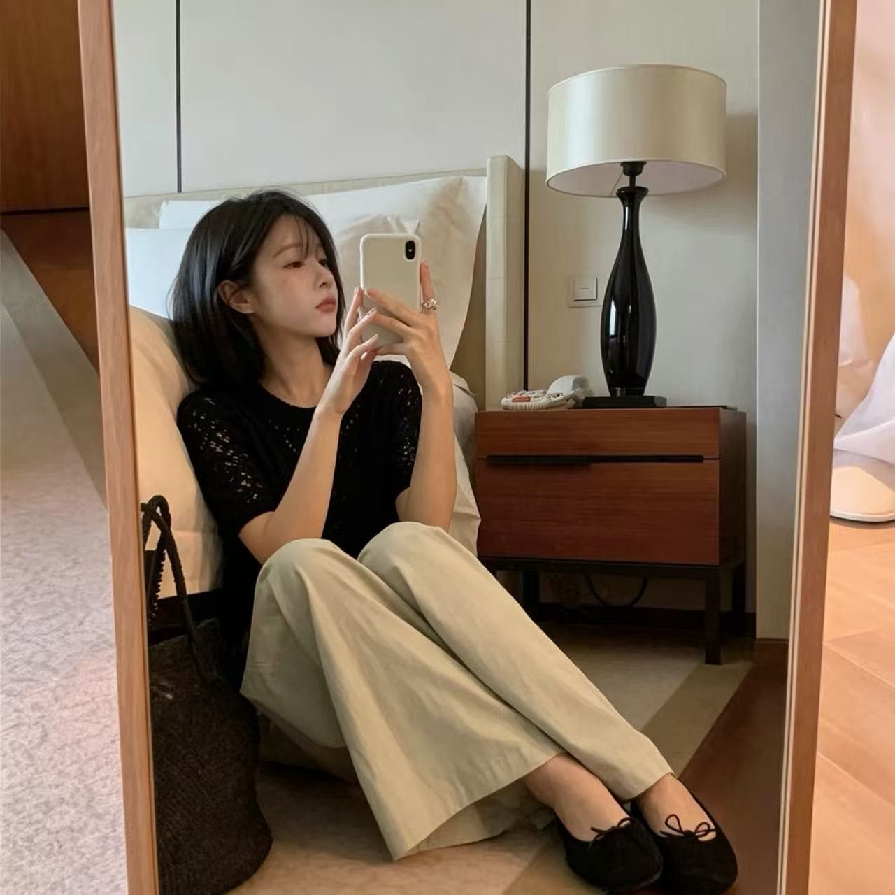 프랑스식 느긋한 자수 홀로우 아웃 얇은 스타일 니트 스웨터 한 부서 라운드 넥 루즈핏 다용도 고급 센스 반팔 맨위 상세 이미지 3