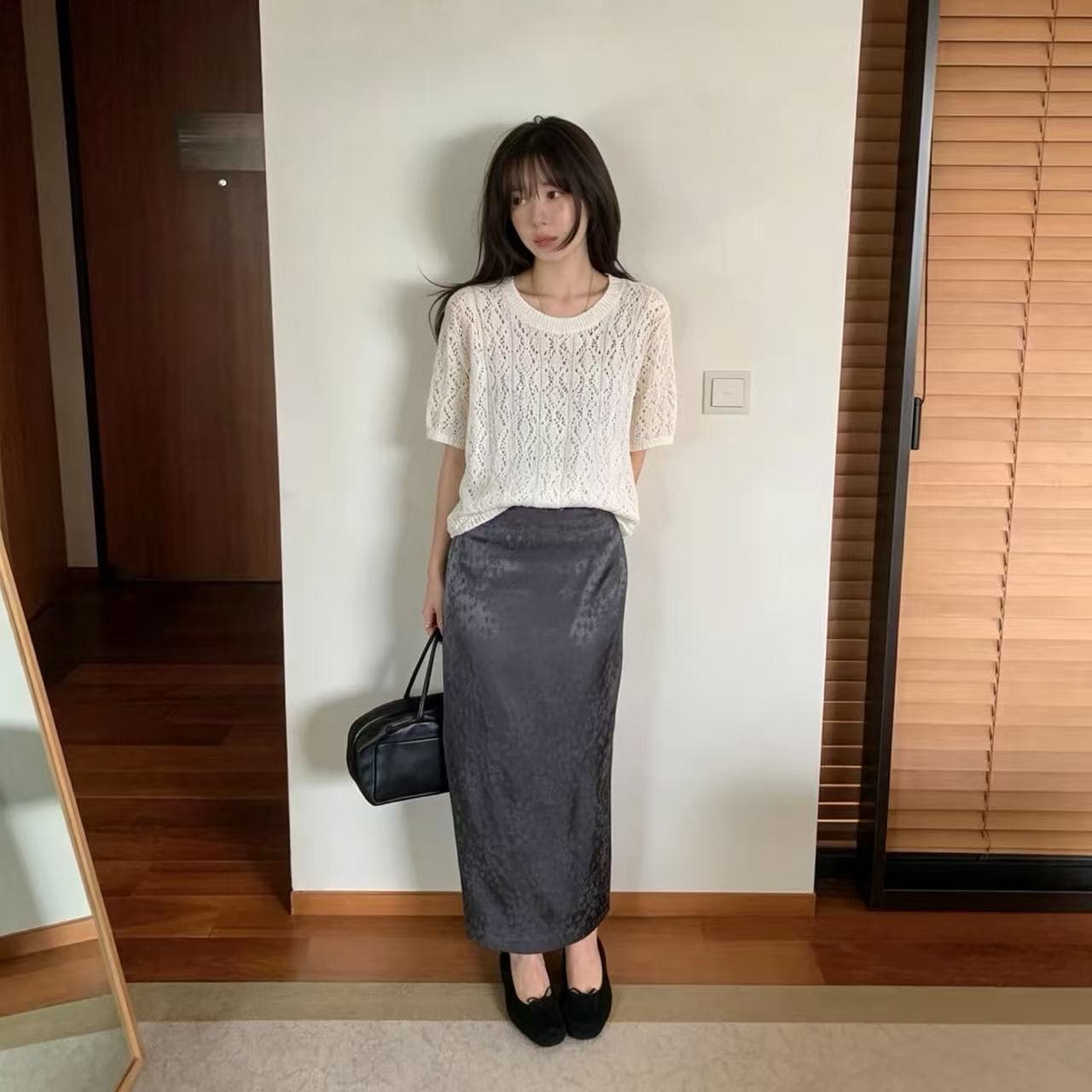 프랑스식 느긋한 자수 홀로우 아웃 얇은 스타일 니트 스웨터 한 부서 라운드 넥 루즈핏 다용도 고급 센스 반팔 맨위 상세 이미지 4