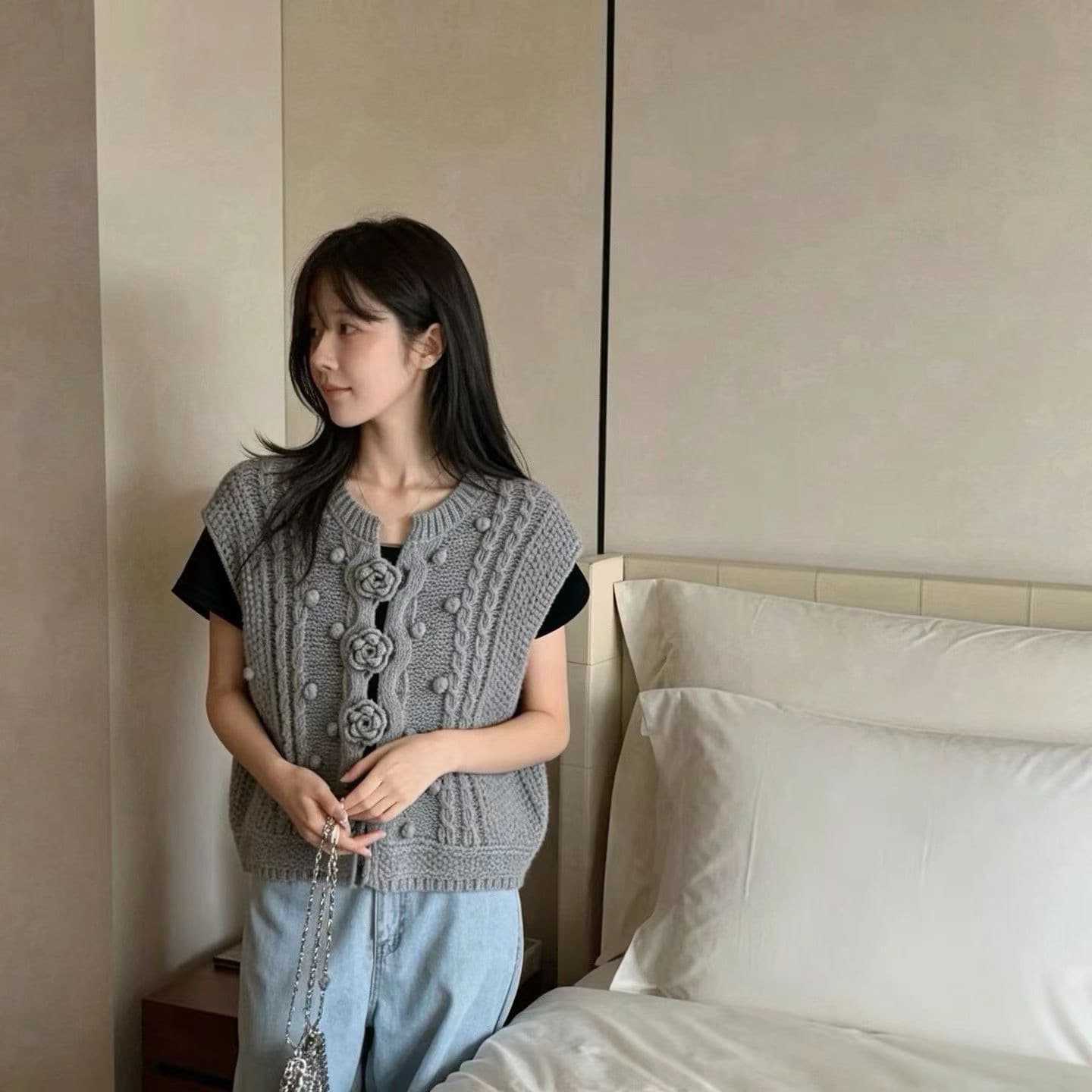 2026 가을 새로운 무거운 작업 자수 스택 착용 조끼 여자 다용도 품격 슬림해 보이는 어둠 버클 민소매 외국 가스 오픈 가디건 상세 이미지 1