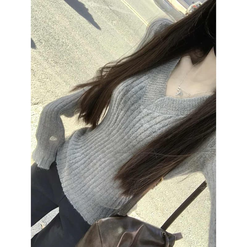 느긋한 바람 회색 V넥 니트 기본 셔츠 여성 가을 새로운 몸매 가꾸기 인사이드 가져 가라. 스웨터 디자인 센스 긴팔 맨위 상세 이미지 1