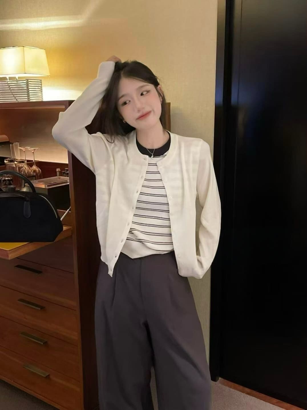 한국 스타일 라운드 넥 페이크 레이어드 스트라이프 니트 오픈 가디건 여성 셔츠 디자인 센스 작은 대중 작은 키 두꺼운 스웨터 외출용 상세 이미지 2